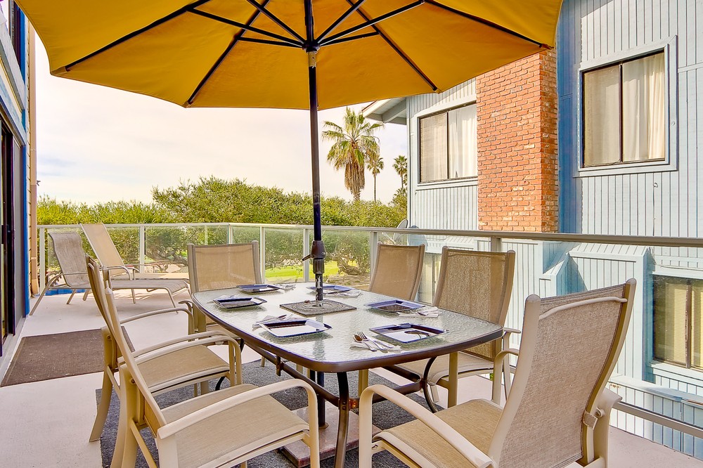 Virtual tour photo 30 of 37 for 2595 Ocean Front Walk #1