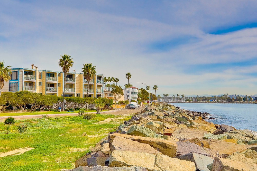 Virtual tour photo 34 of 37 for 2595 Ocean Front Walk #1