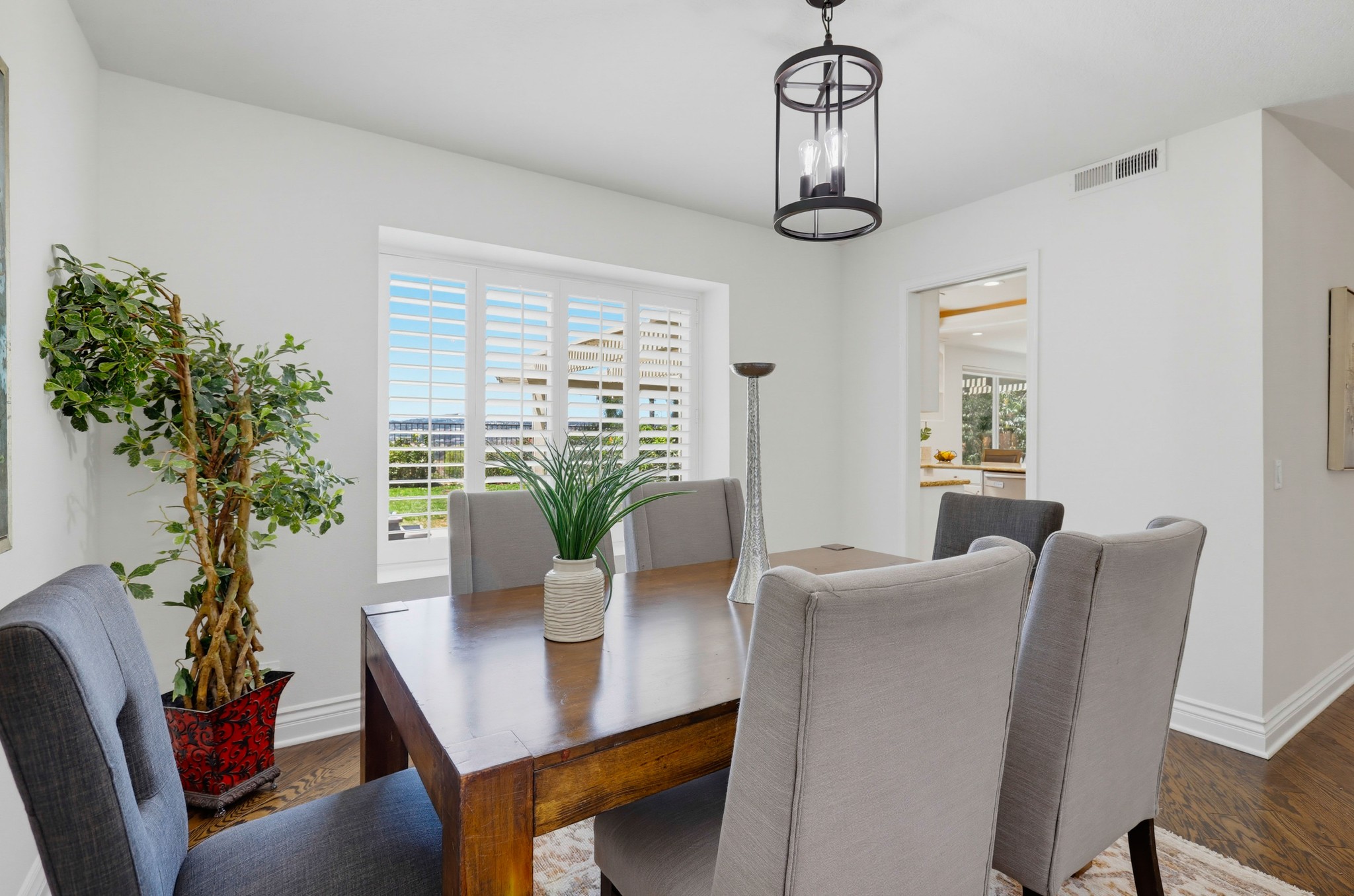 Virtual tour photo 35 of 94 for 25981 Anacapa St