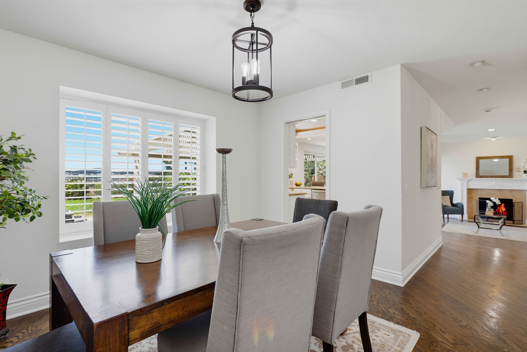 Virtual tour photo 36 of 94 for 25981 Anacapa St