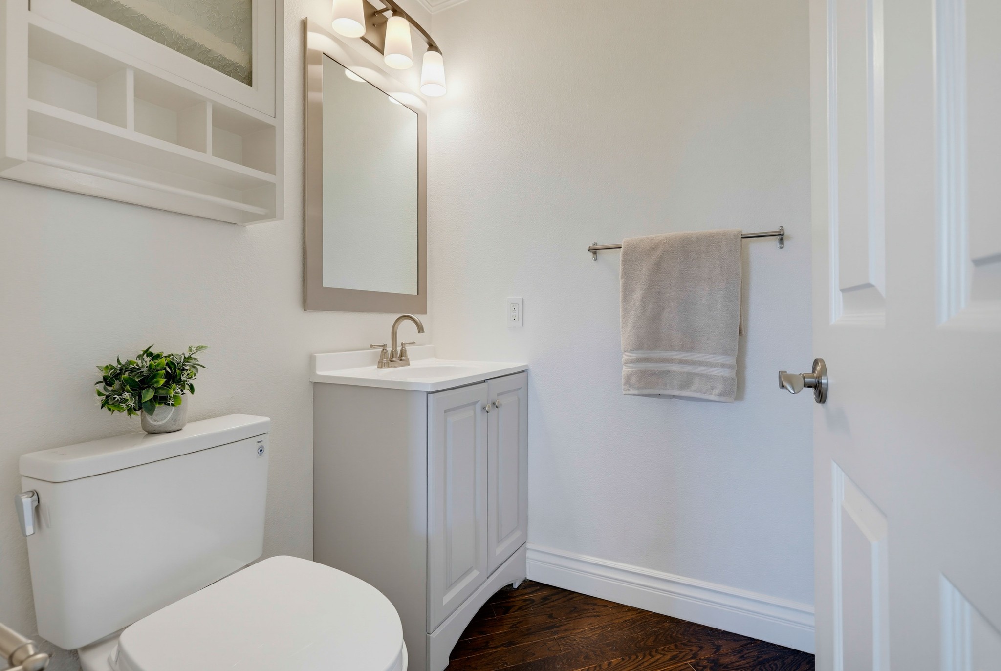 Virtual tour photo 39 of 94 for 25981 Anacapa St