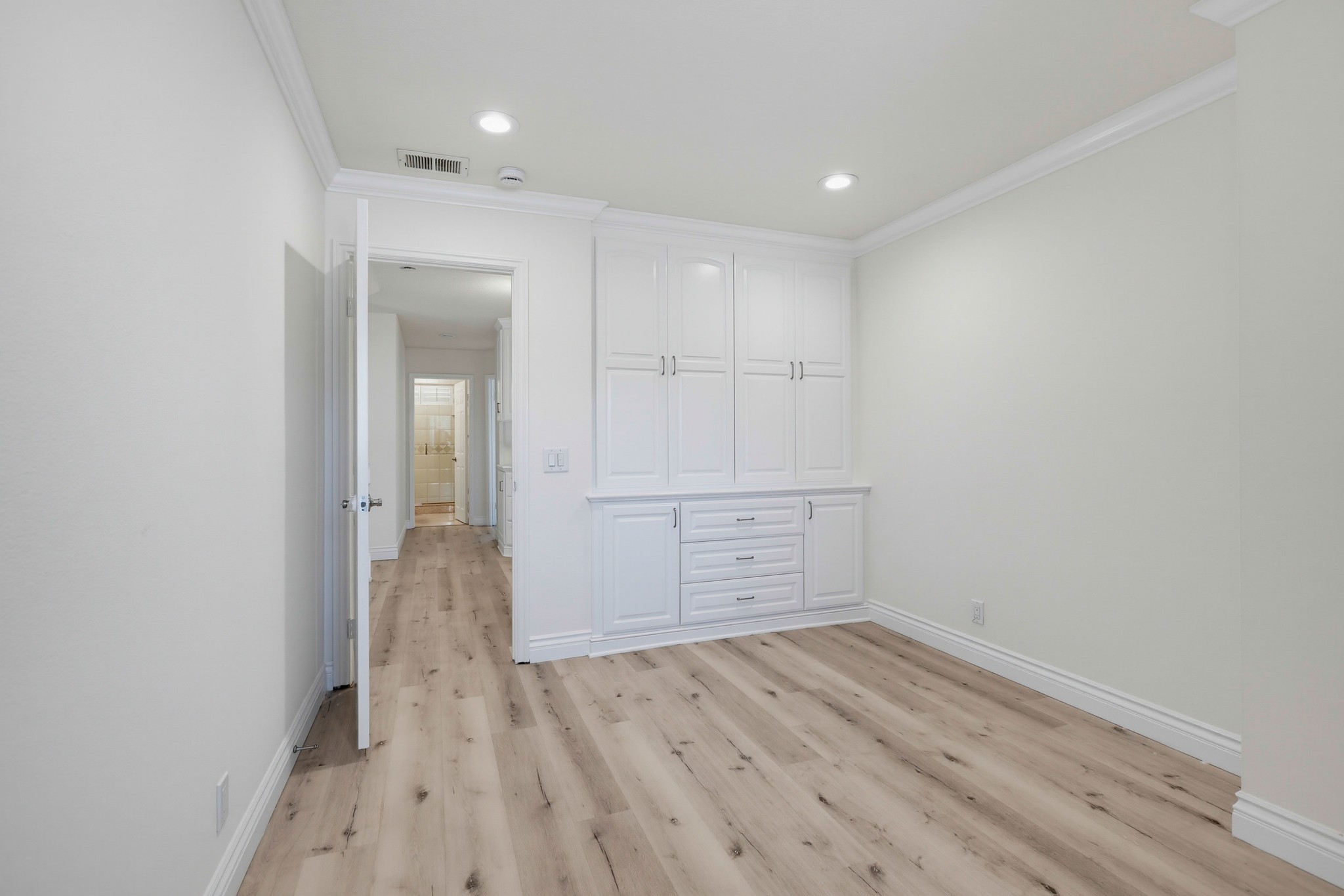 Virtual tour photo 50 of 94 for 25981 Anacapa St