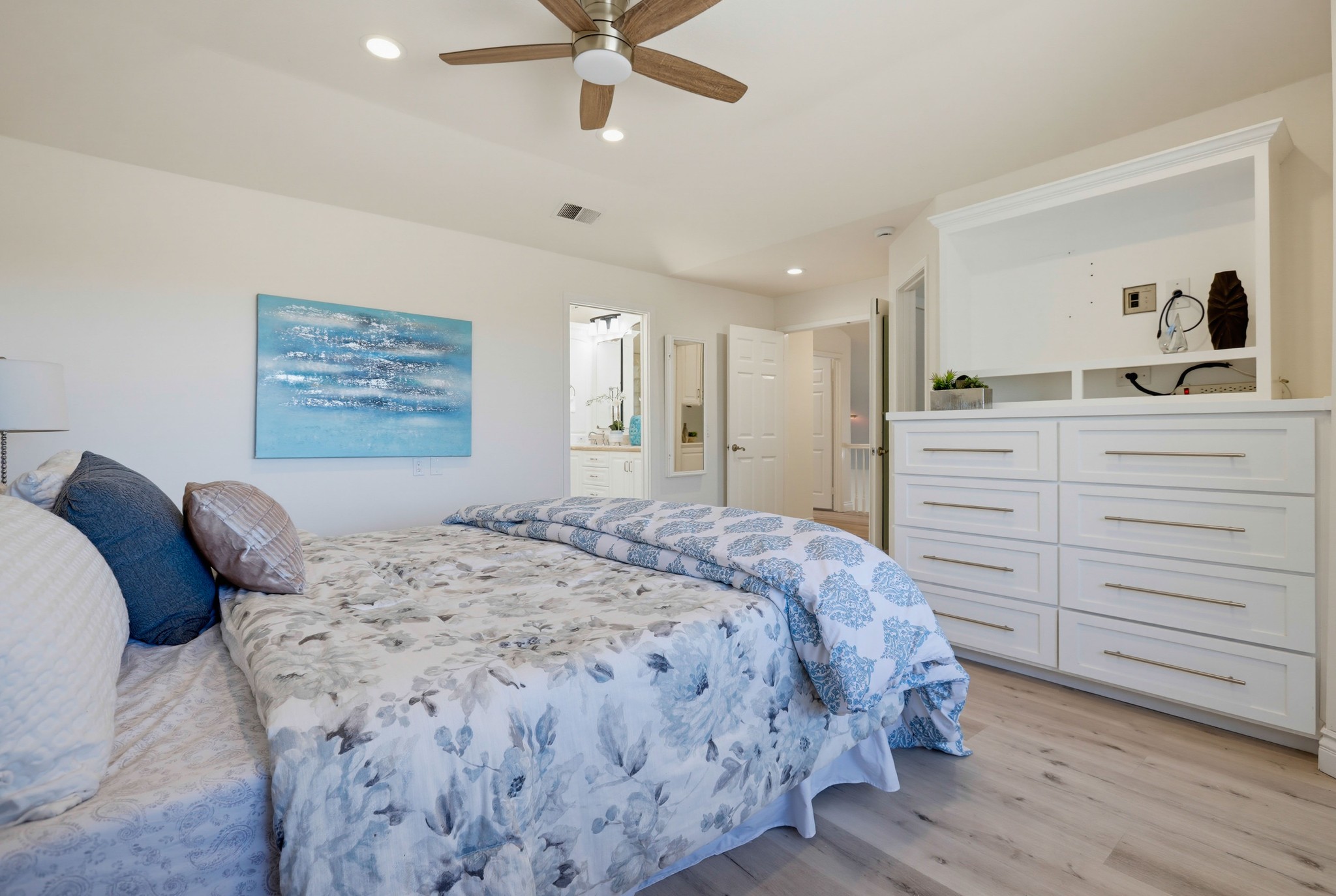 Virtual tour photo 54 of 94 for 25981 Anacapa St