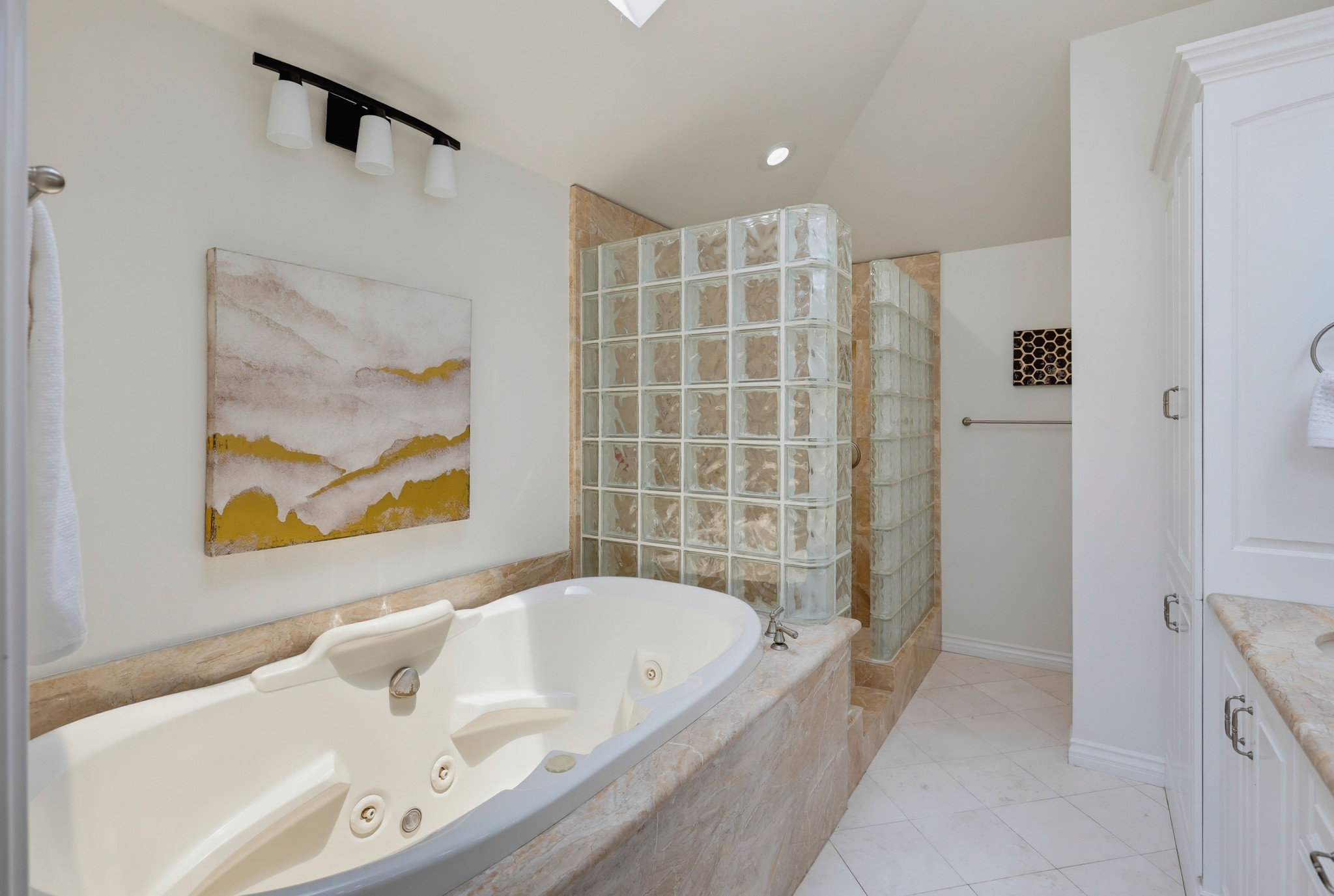 Virtual tour photo 59 of 94 for 25981 Anacapa St