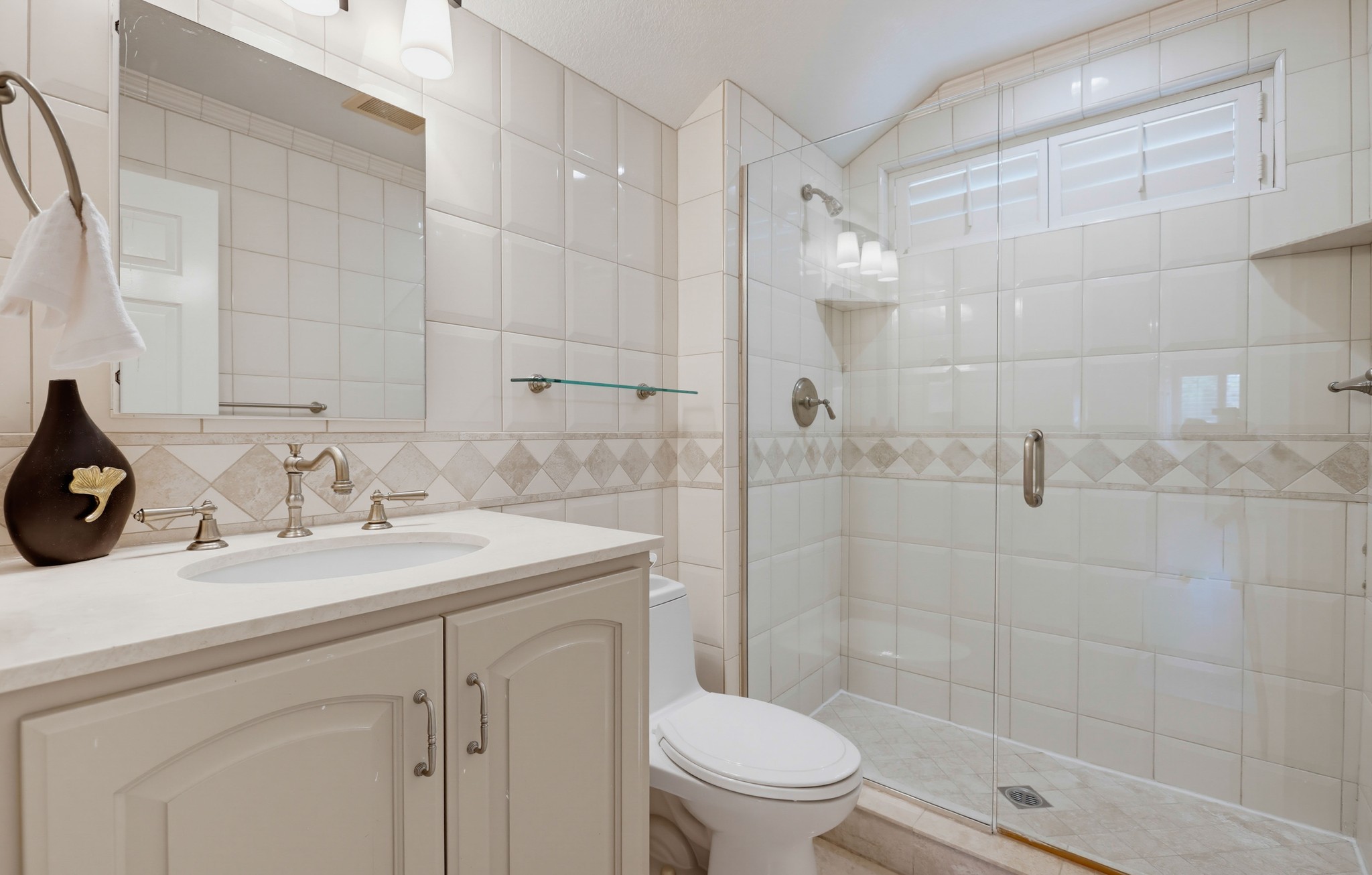 Virtual tour photo 71 of 94 for 25981 Anacapa St