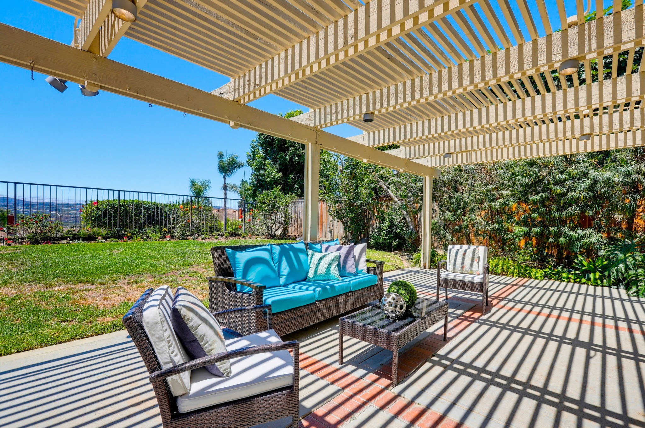Virtual tour photo 75 of 94 for 25981 Anacapa St