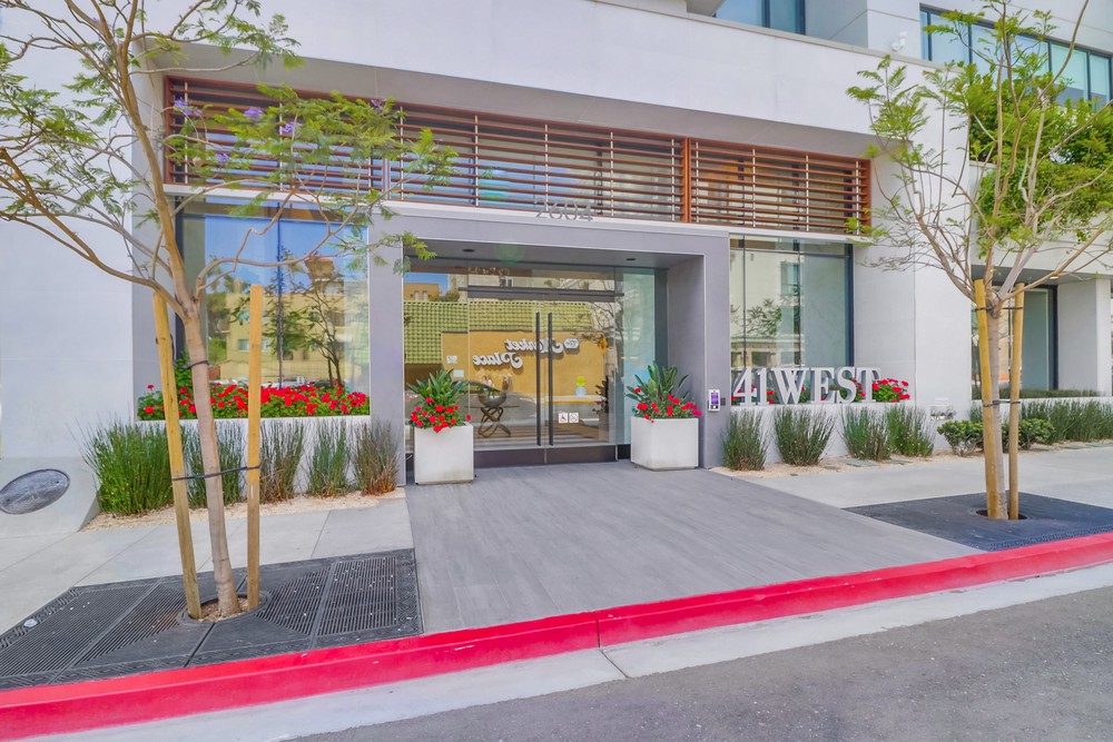 Virtual tour photo 6 of 53 for 2604 Fifth Ave
