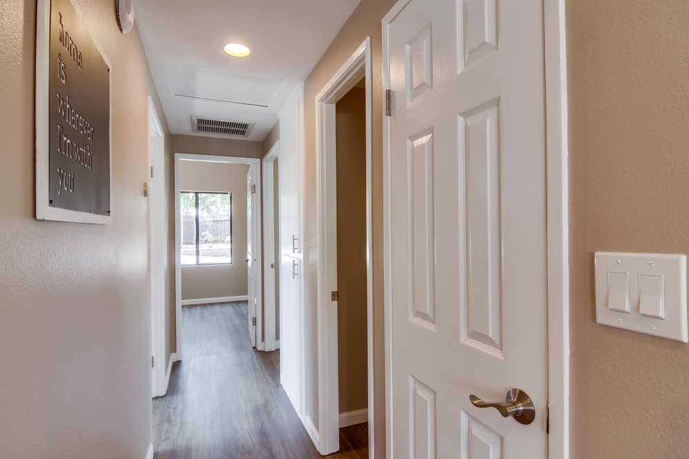 Virtual tour photo 22 of 46 for 2604 Palace Dr