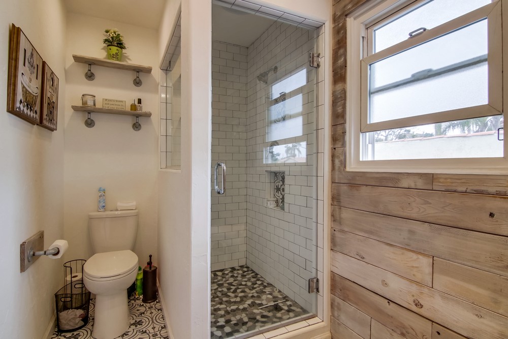 Virtual tour photo 53 of 73 for 2606 Evergreen St