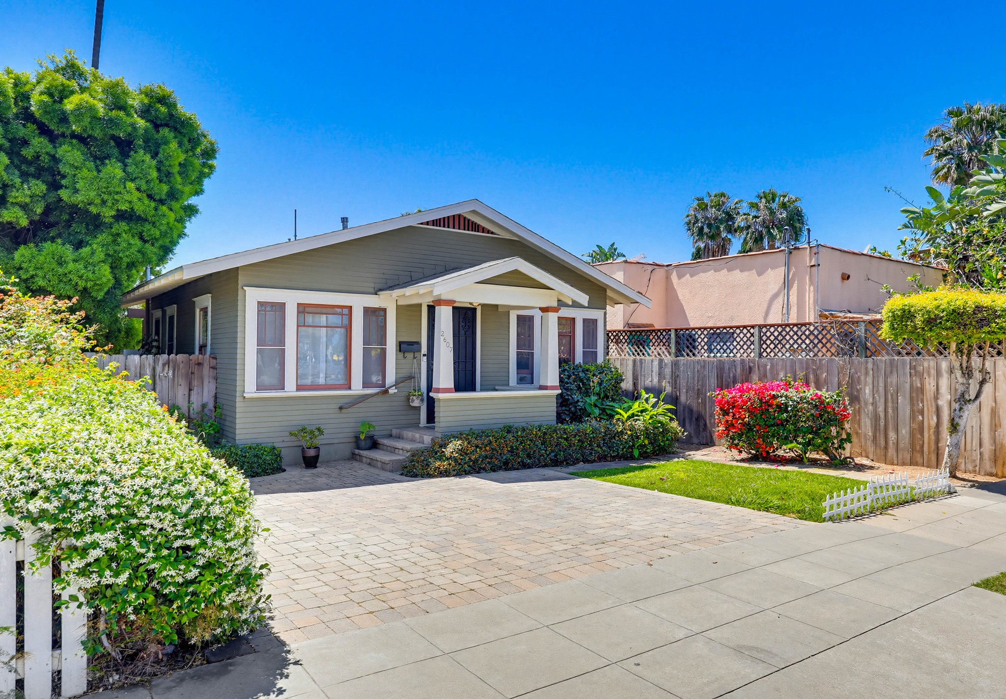 Virtual tour photo 4 of 49 for 2607 A St