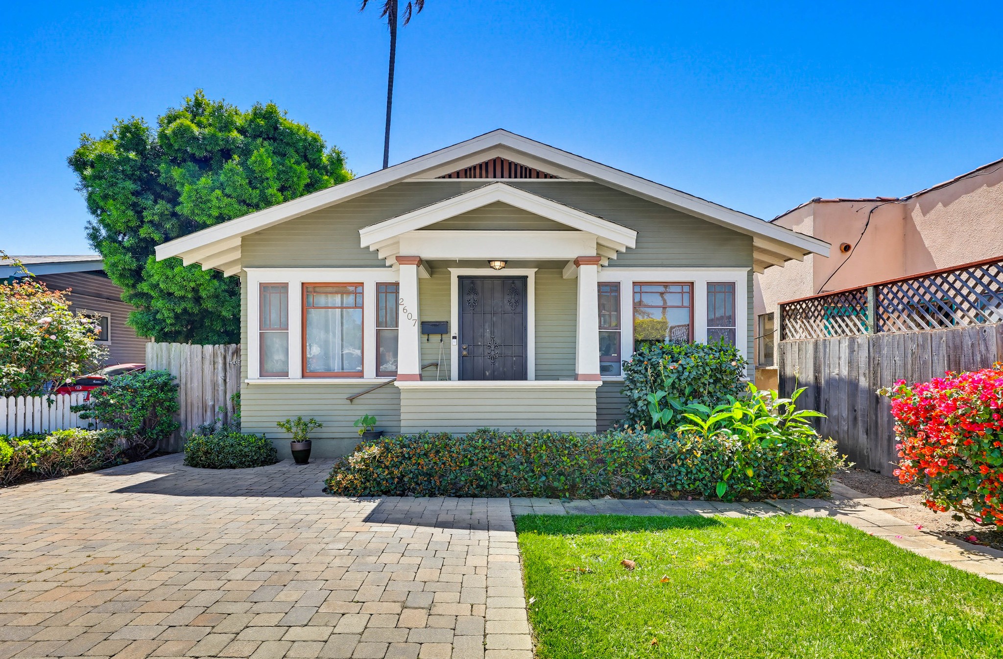 Virtual tour photo 6 of 49 for 2607 A St