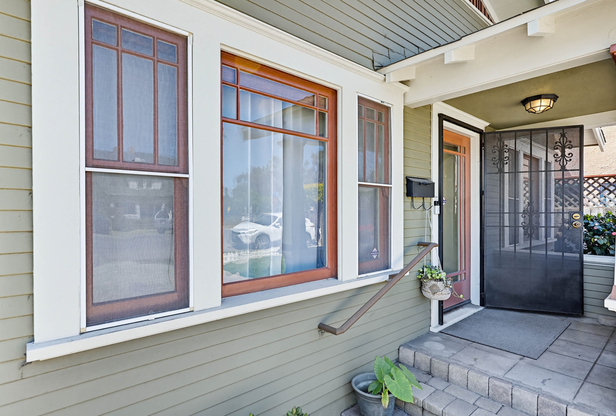 Virtual tour photo 9 of 49 for 2607 A St