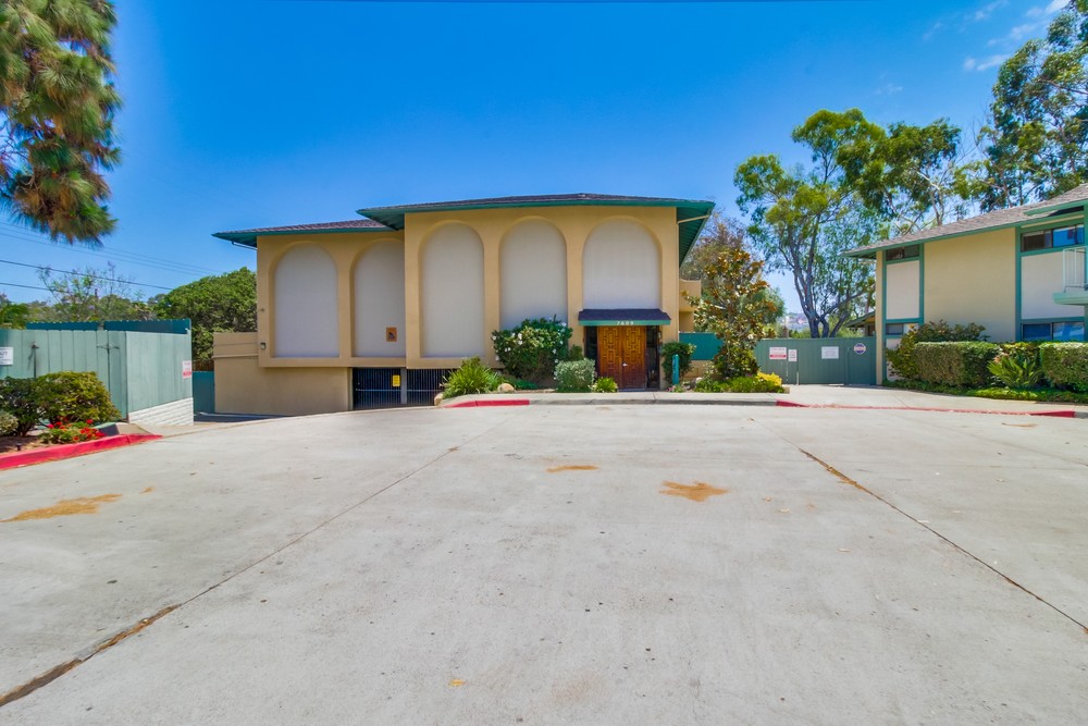 Virtual tour photo 1 of 32 for 2609 Pico Pl #121