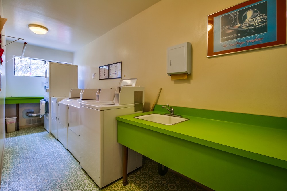 Virtual tour photo 29 of 32 for 2609 Pico Pl #121