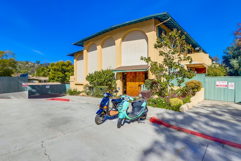 Virtual tour photo 3 of 31 for 2609 Pico Pl #232