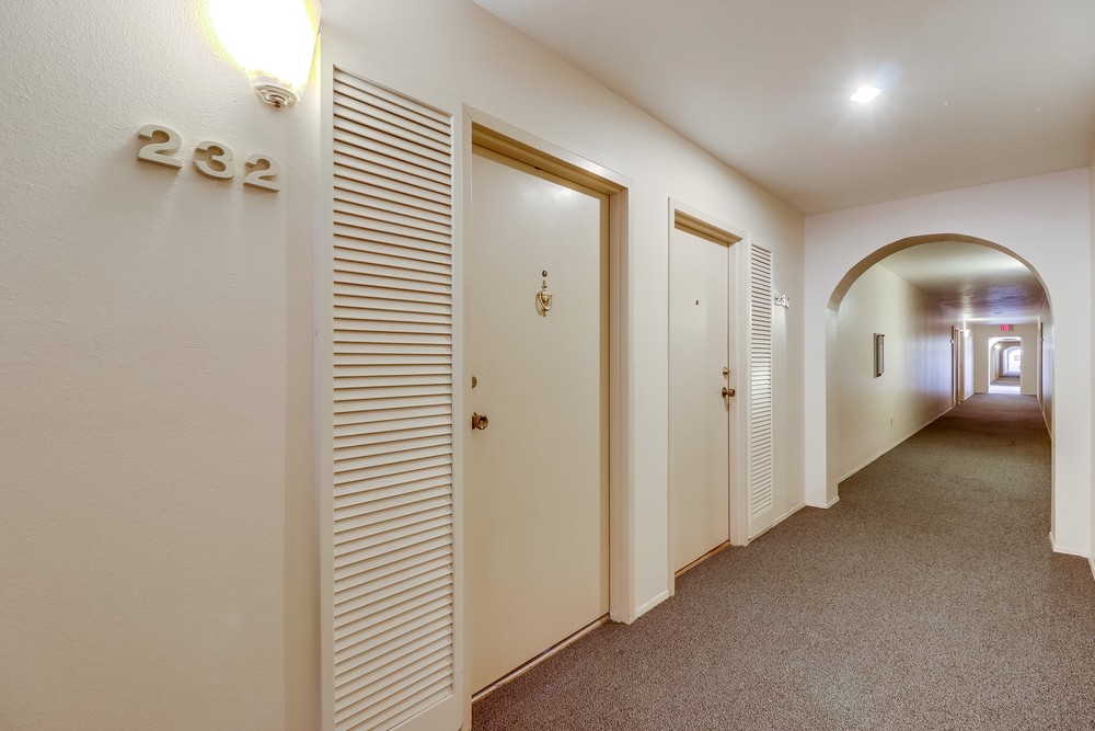 Virtual tour photo 8 of 31 for 2609 Pico Pl #232