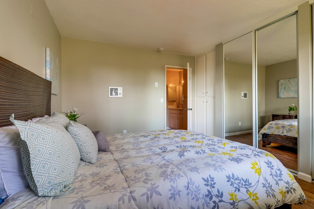 Virtual tour photo 26 of 31 for 2609 Pico Pl #232