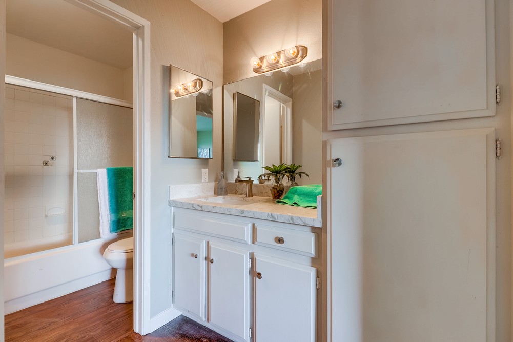 Virtual tour photo 27 of 31 for 2609 Pico Pl #232