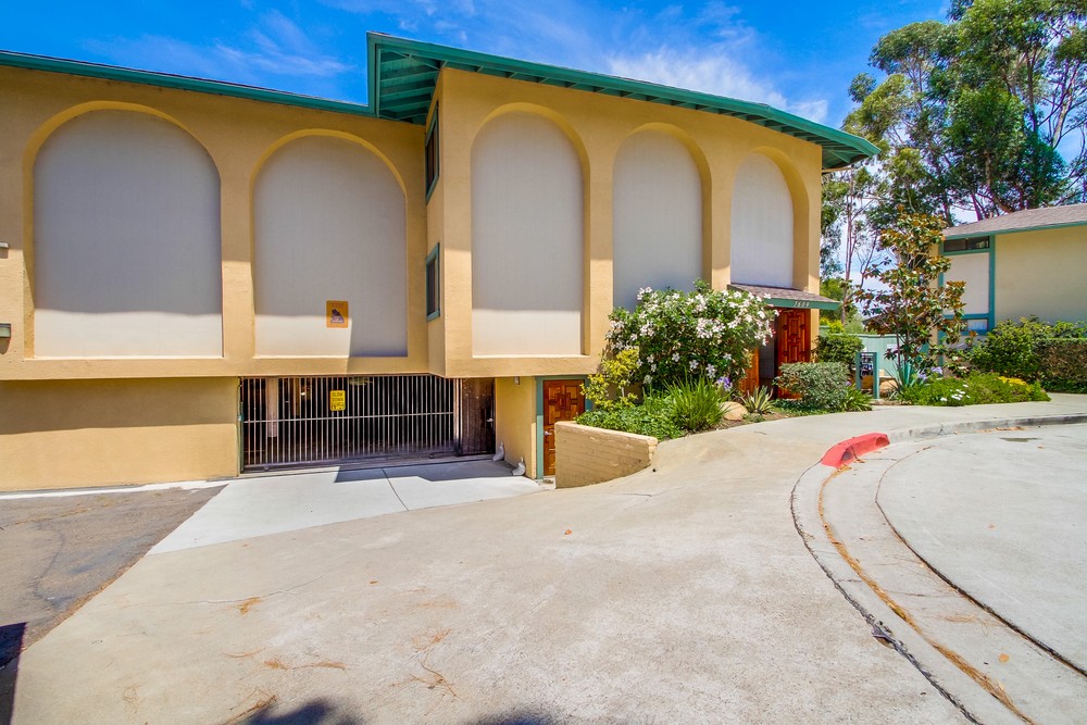 Virtual tour photo 3 of 25 for 2609 Pico Pl #232