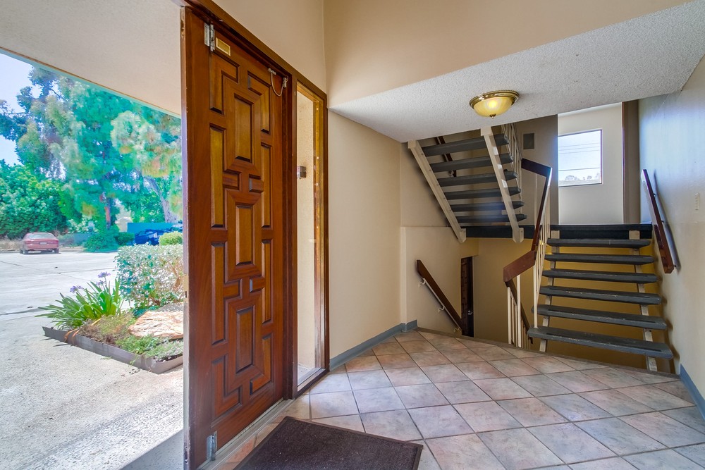 Virtual tour photo 5 of 25 for 2609 Pico Pl #232