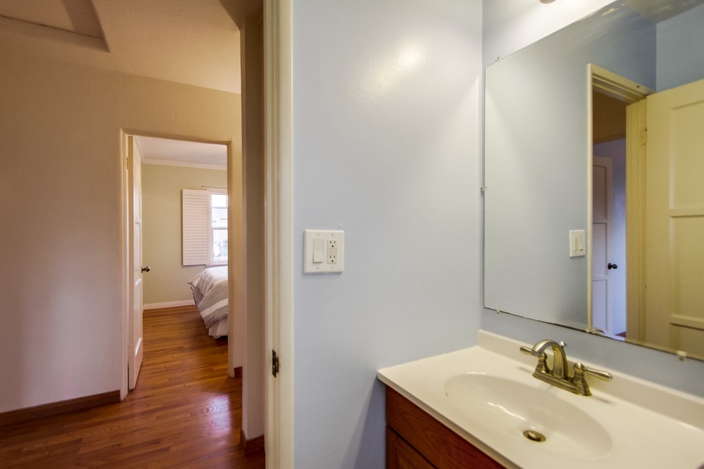 Virtual tour photo 50 of 92 for 2610 Kew Terrace