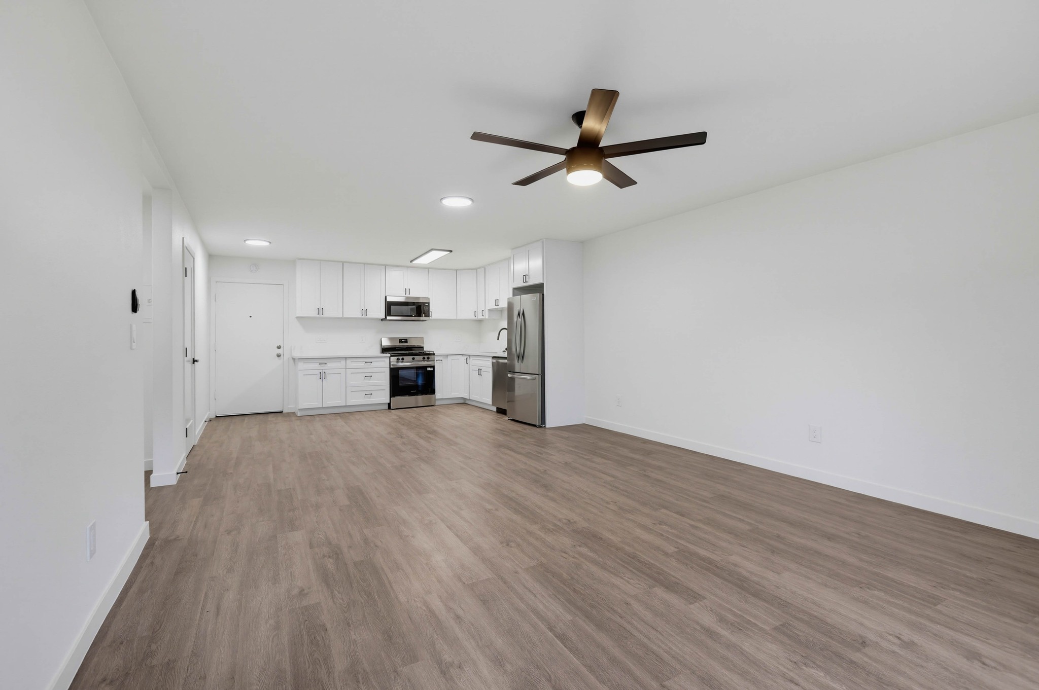 Virtual tour photo 8 of 57 for 2611 W Baylor Ave