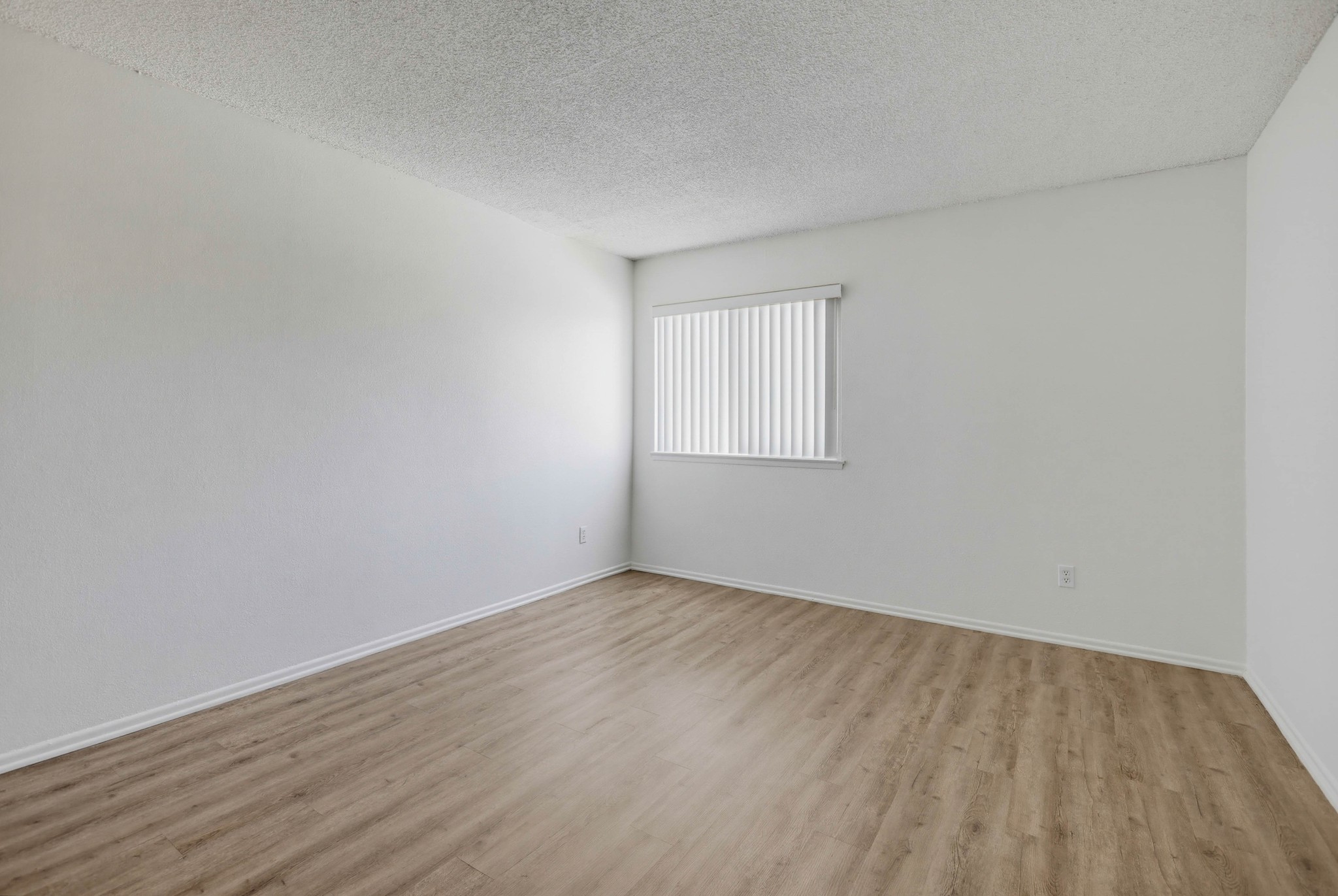 Virtual tour photo 46 of 57 for 2611 W Baylor Ave