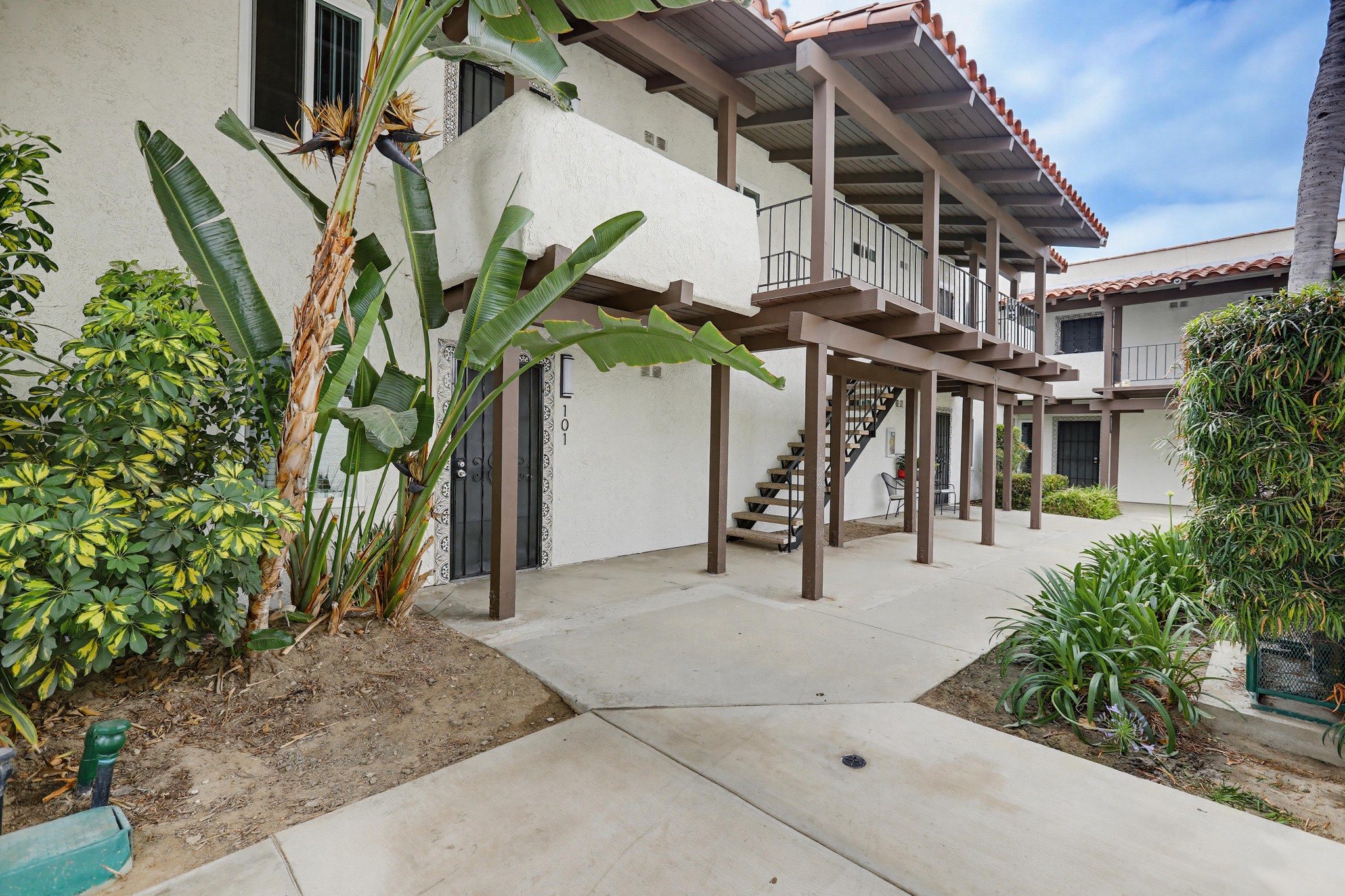 Virtual tour photo 1 of 116 for 2611 W Baylor Cir
