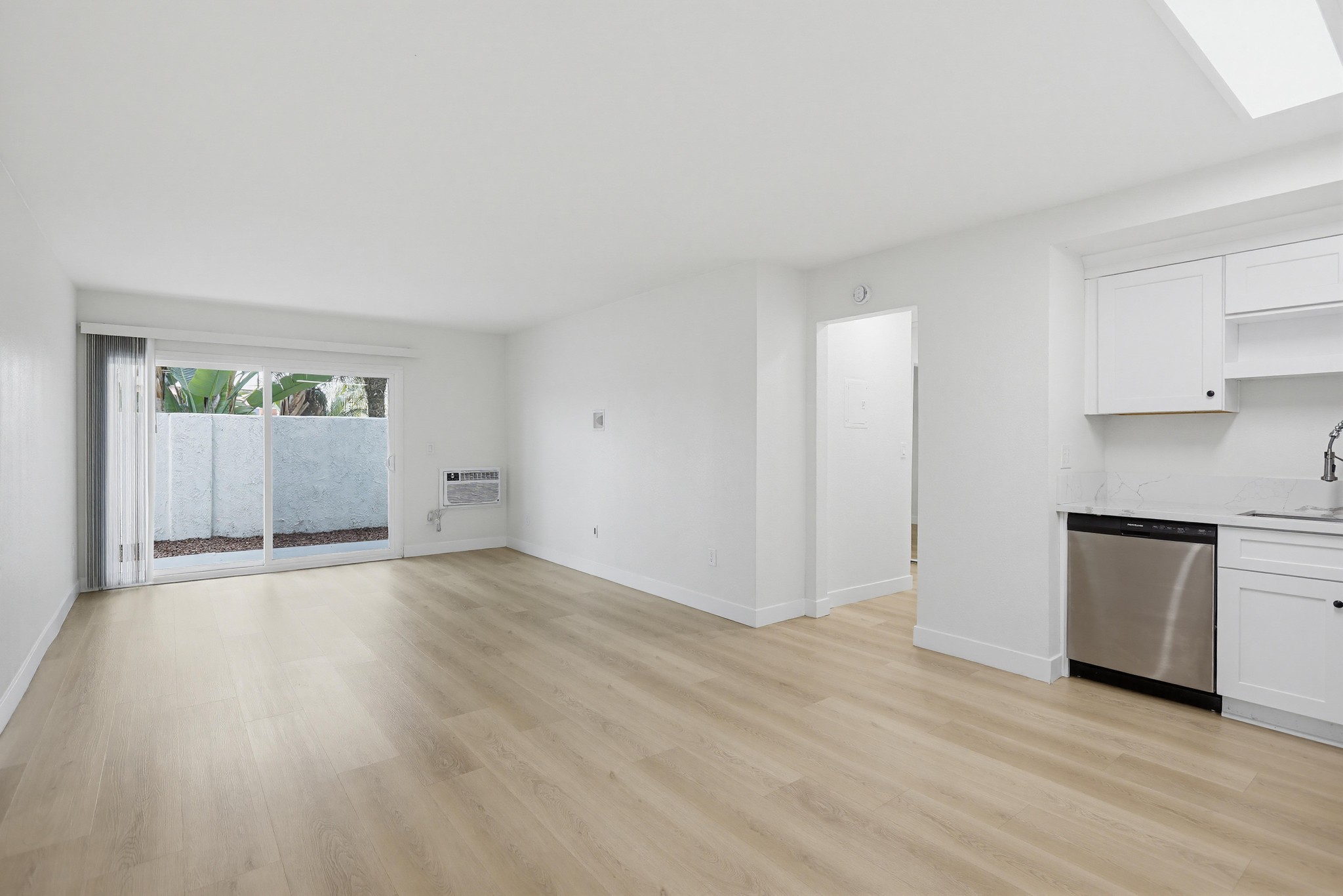 Virtual tour photo 5 of 116 for 2611 W Baylor Cir