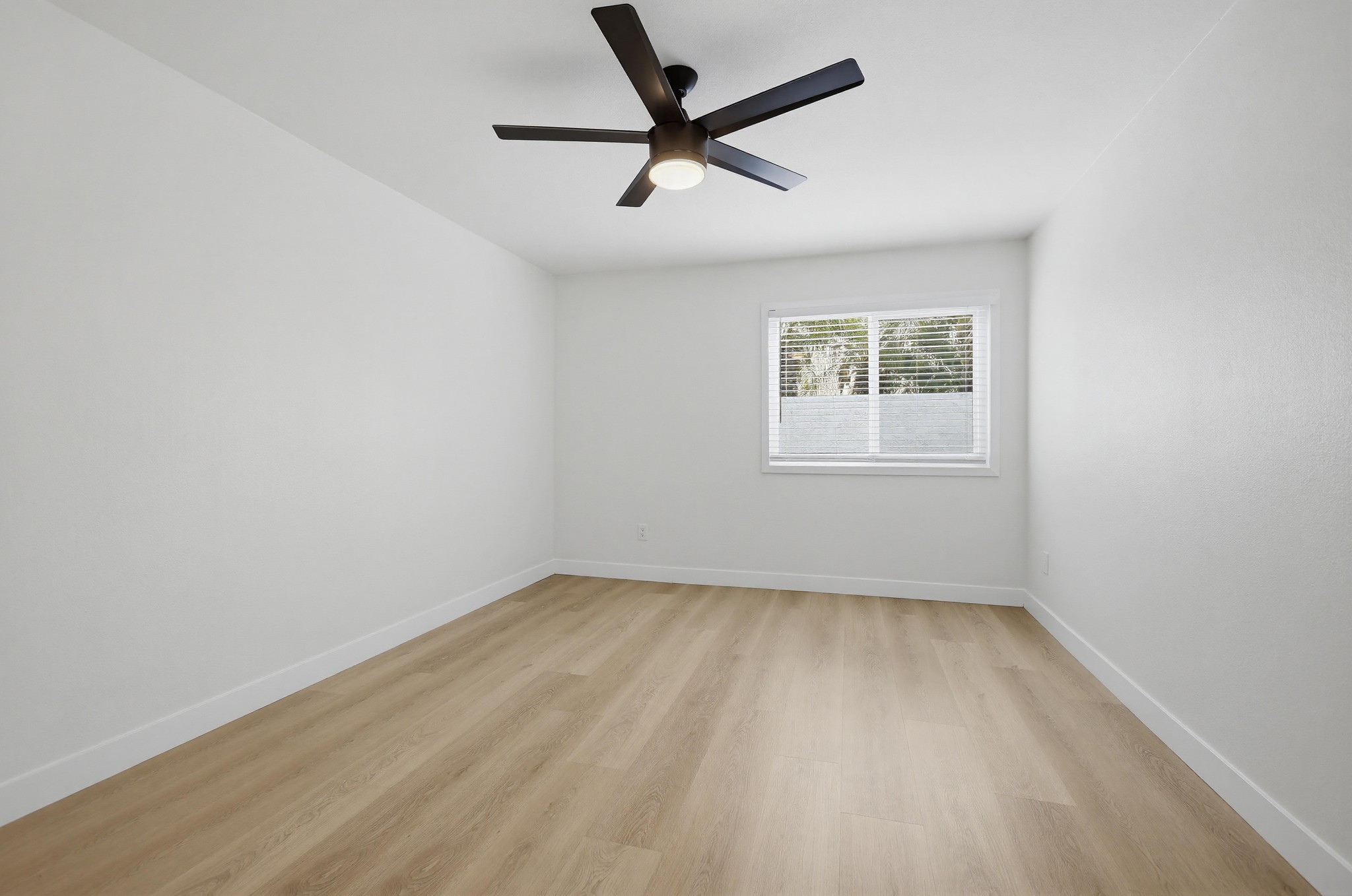 Virtual tour photo 27 of 116 for 2611 W Baylor Cir