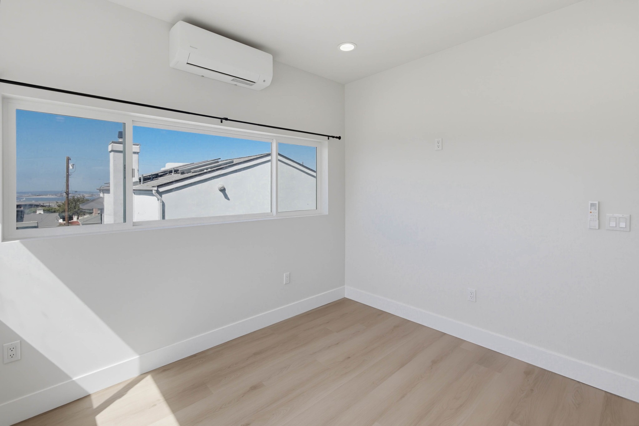 Virtual tour photo 8 of 57 for 2612 Arnott St #1