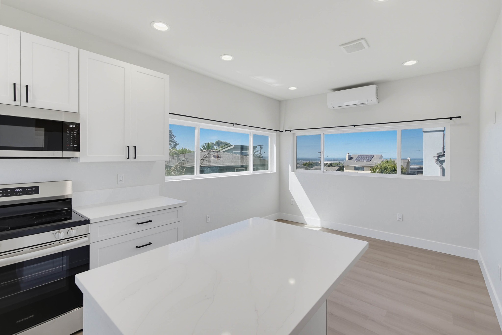 Virtual tour photo 11 of 57 for 2612 Arnott St #1