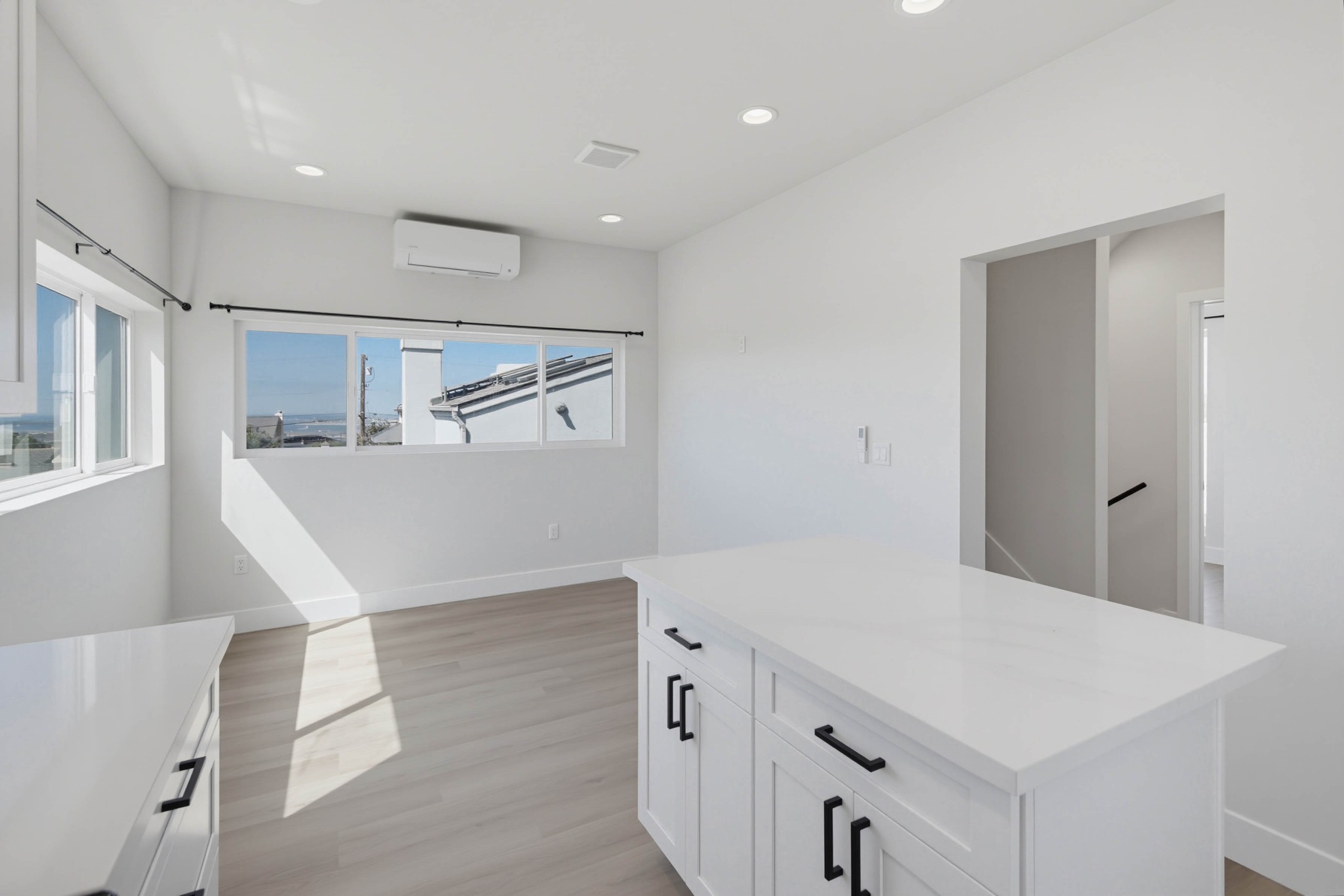 Virtual tour photo 12 of 57 for 2612 Arnott St #1