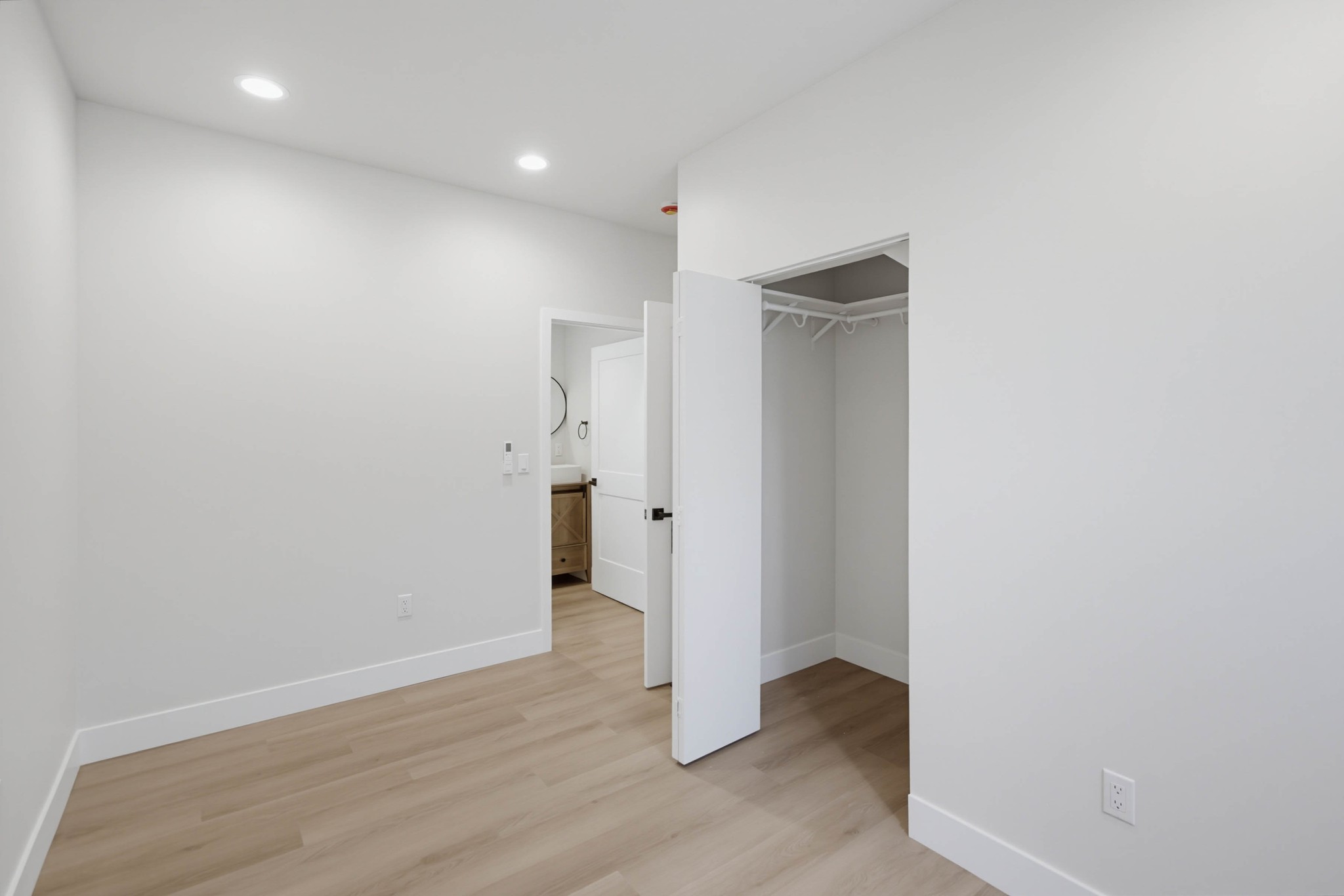 Virtual tour photo 17 of 57 for 2612 Arnott St #1