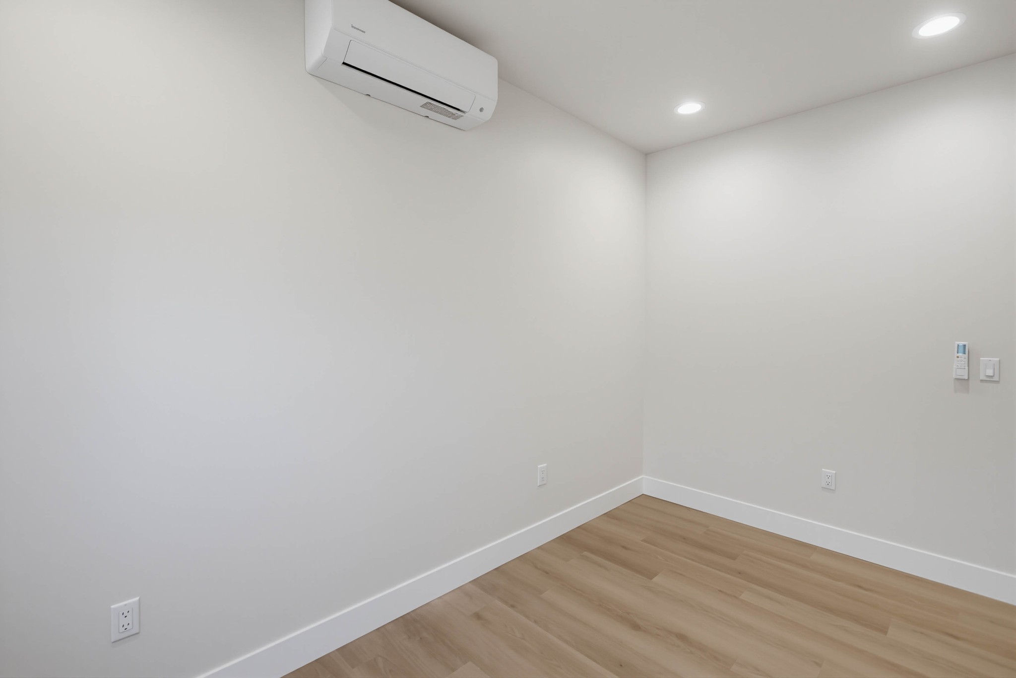 Virtual tour photo 18 of 57 for 2612 Arnott St #1