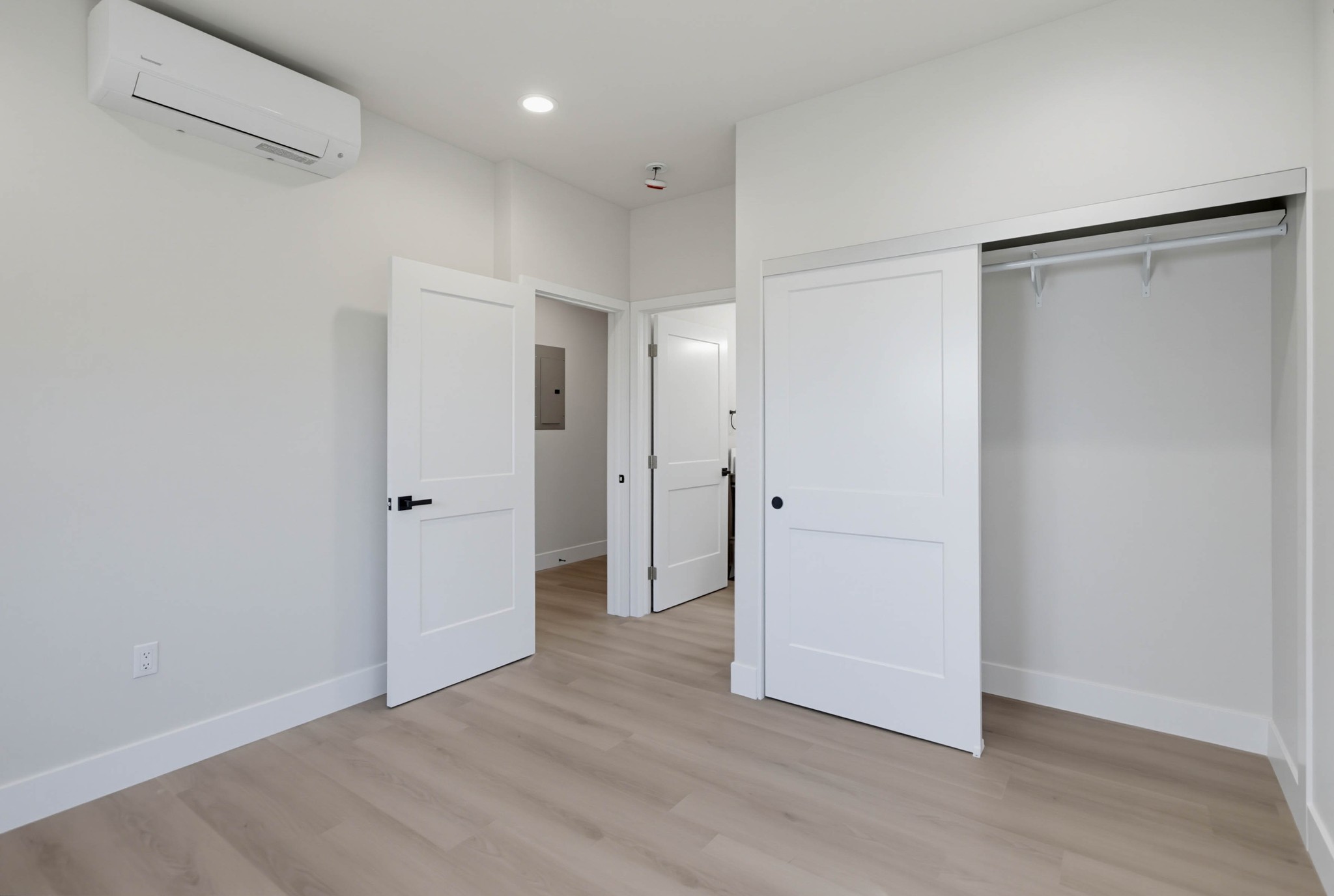 Virtual tour photo 24 of 57 for 2612 Arnott St #1