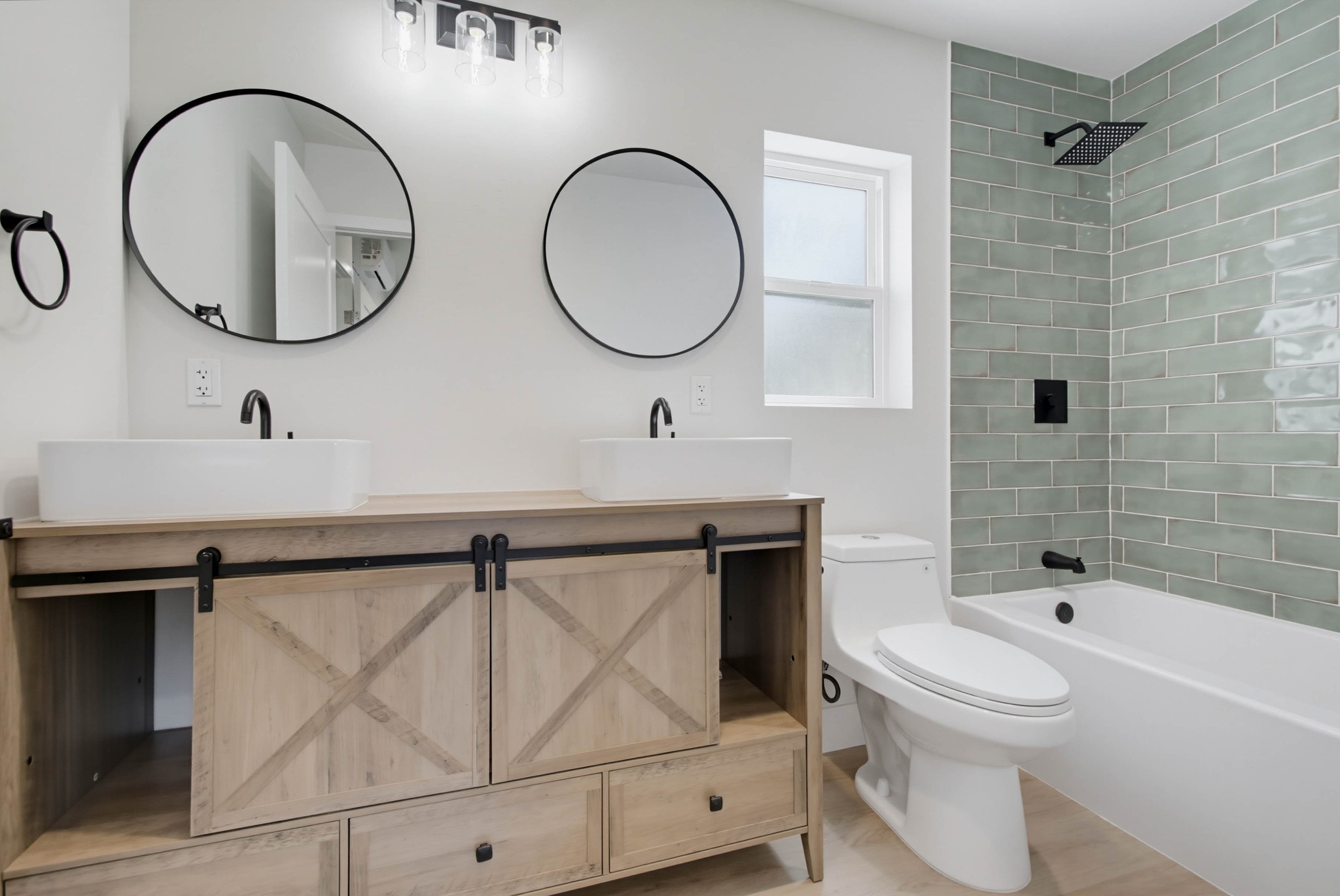 Virtual tour photo 27 of 57 for 2612 Arnott St #1