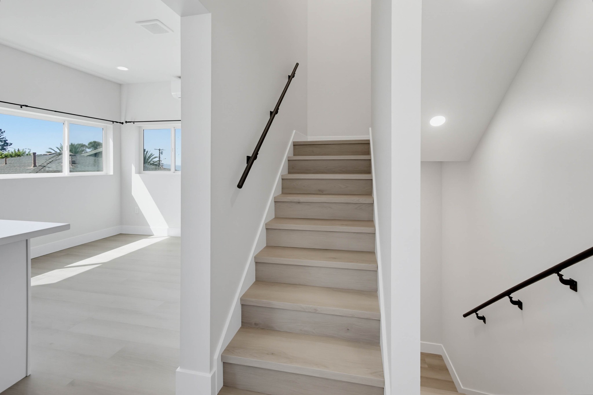 Virtual tour photo 29 of 57 for 2612 Arnott St #1