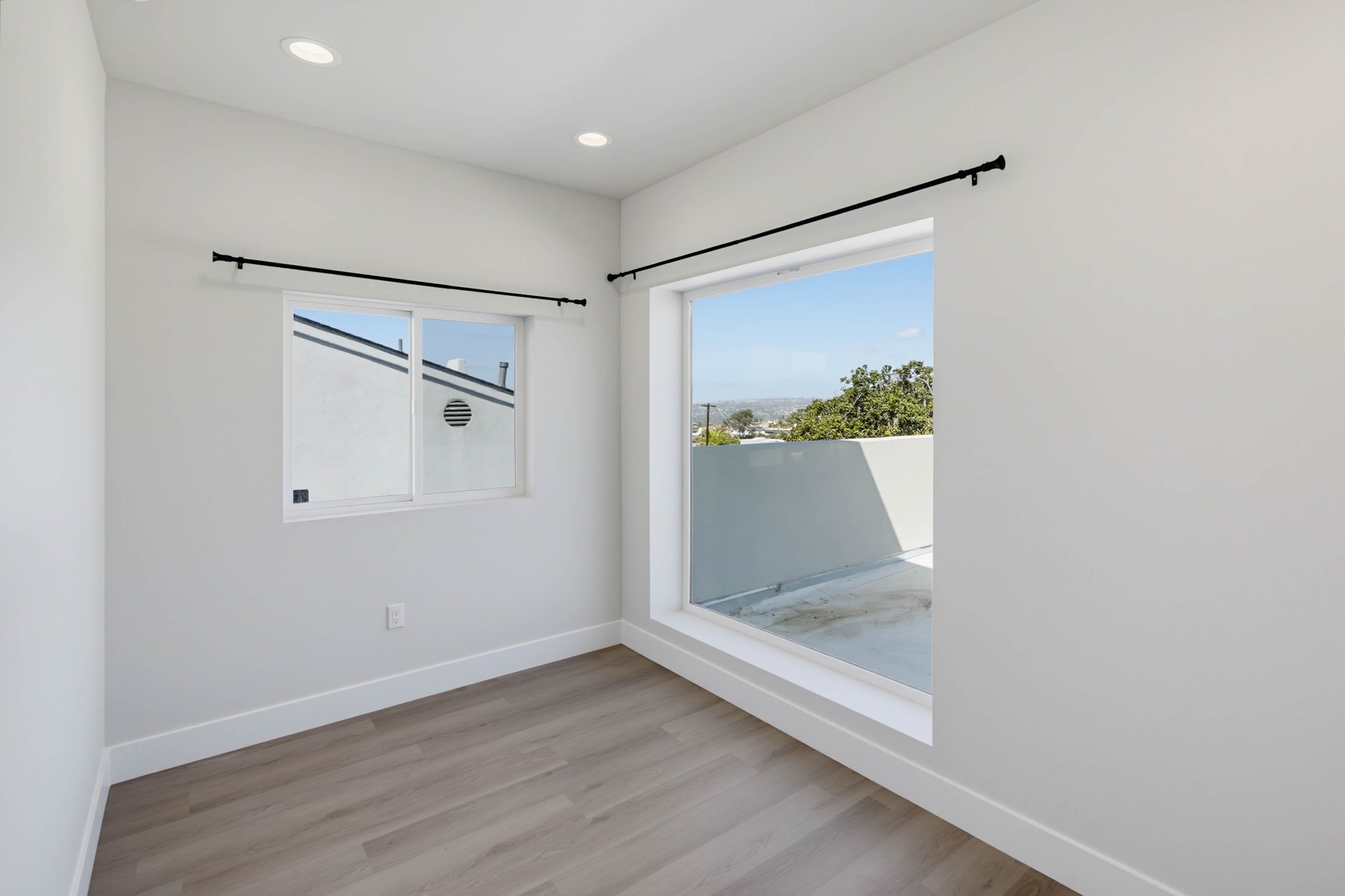 Virtual tour photo 30 of 57 for 2612 Arnott St #1