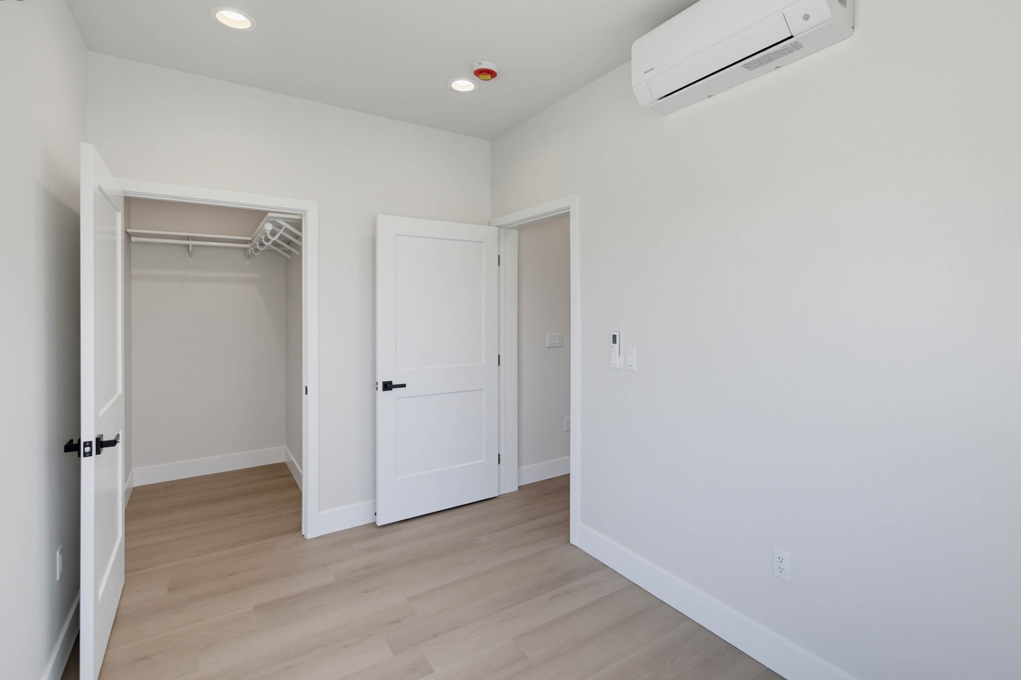 Virtual tour photo 32 of 57 for 2612 Arnott St #1