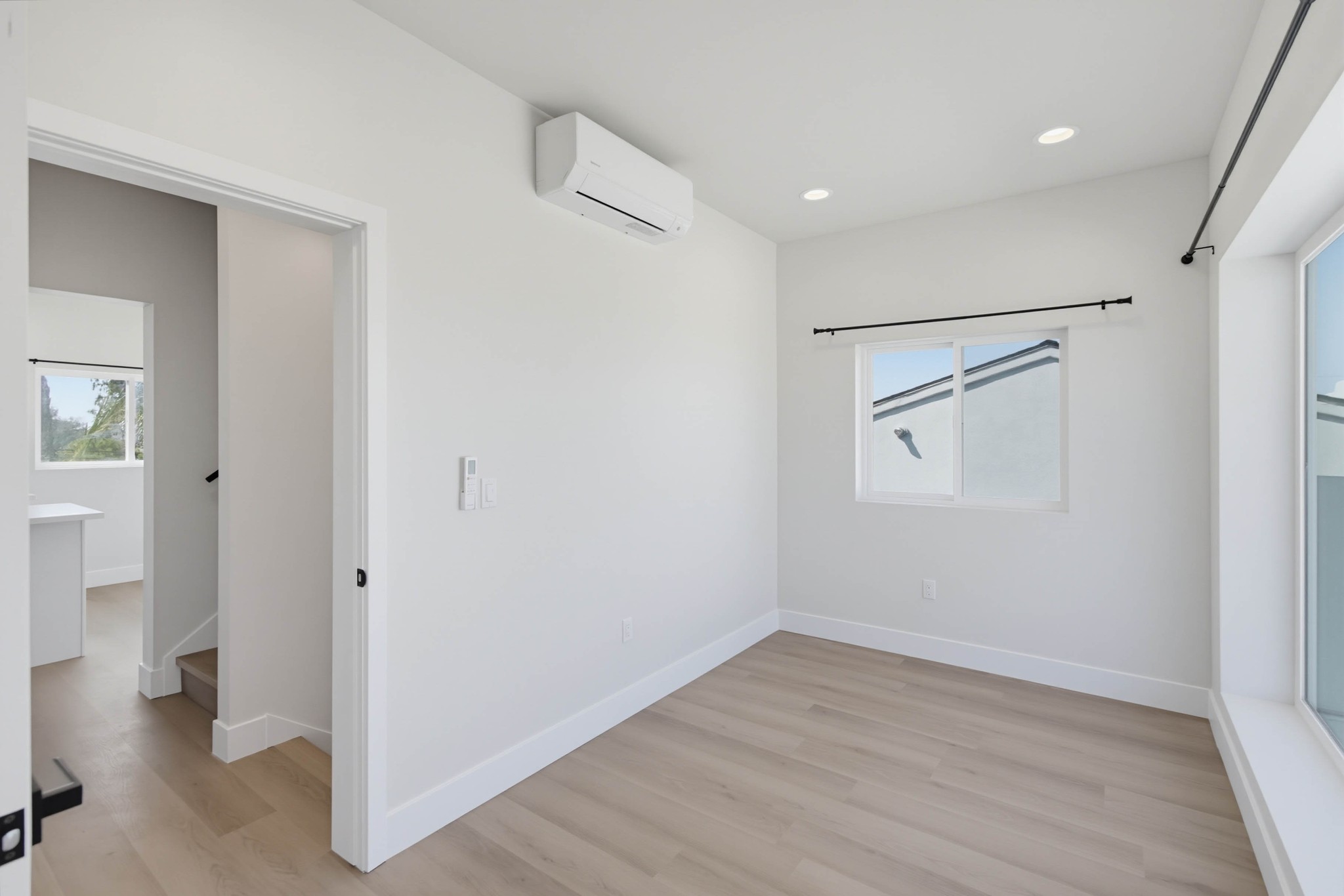 Virtual tour photo 33 of 57 for 2612 Arnott St #1