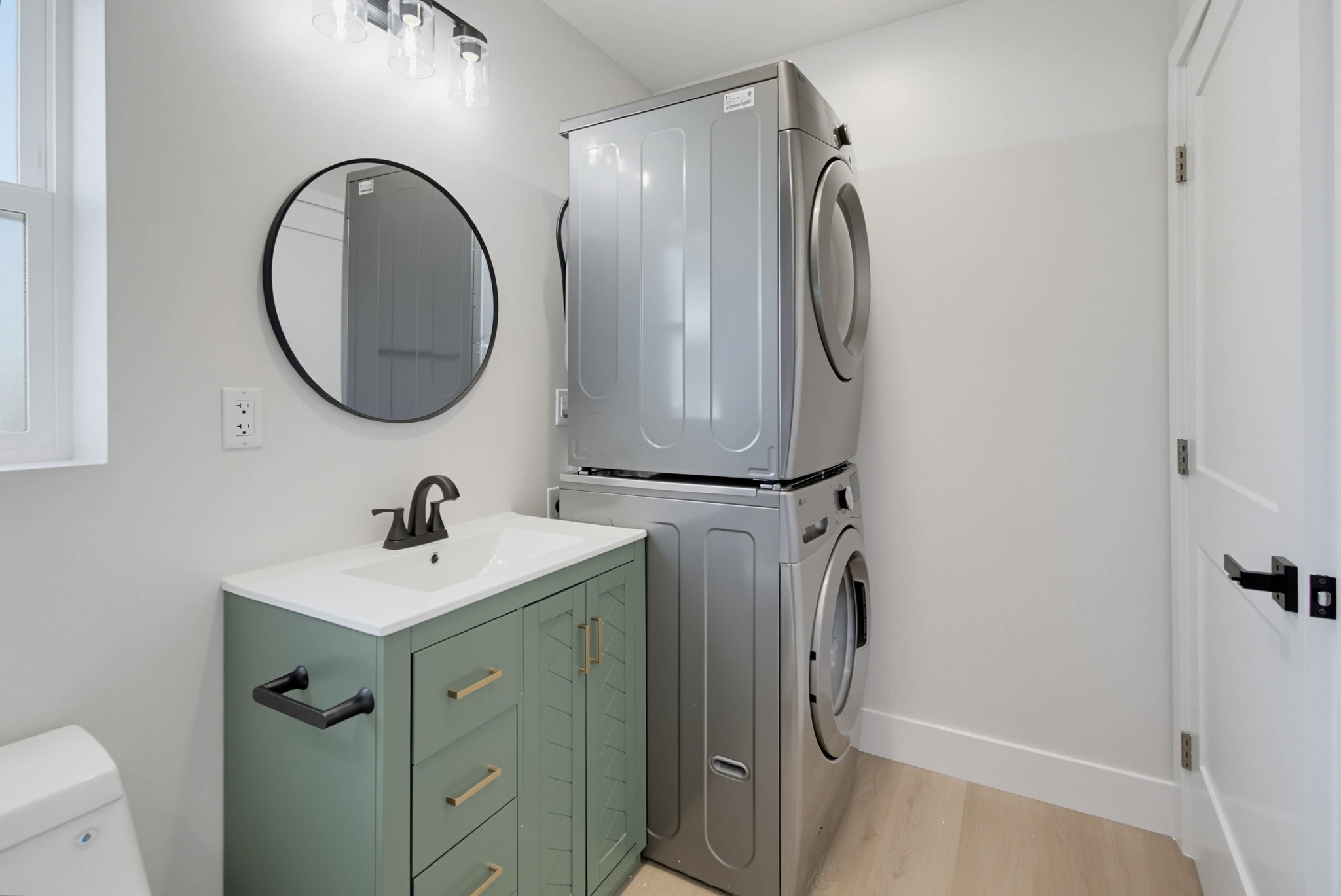 Virtual tour photo 36 of 57 for 2612 Arnott St #1