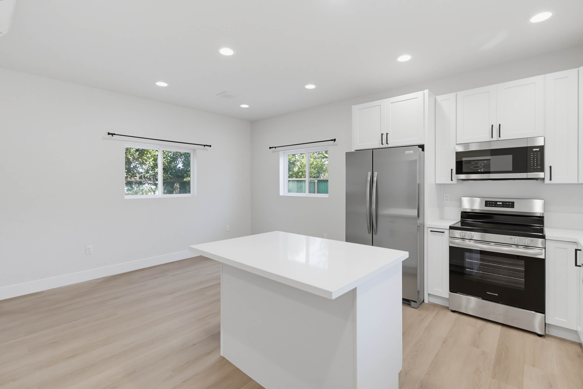 Virtual tour photo 7 of 34 for 2612 Arnott St #2