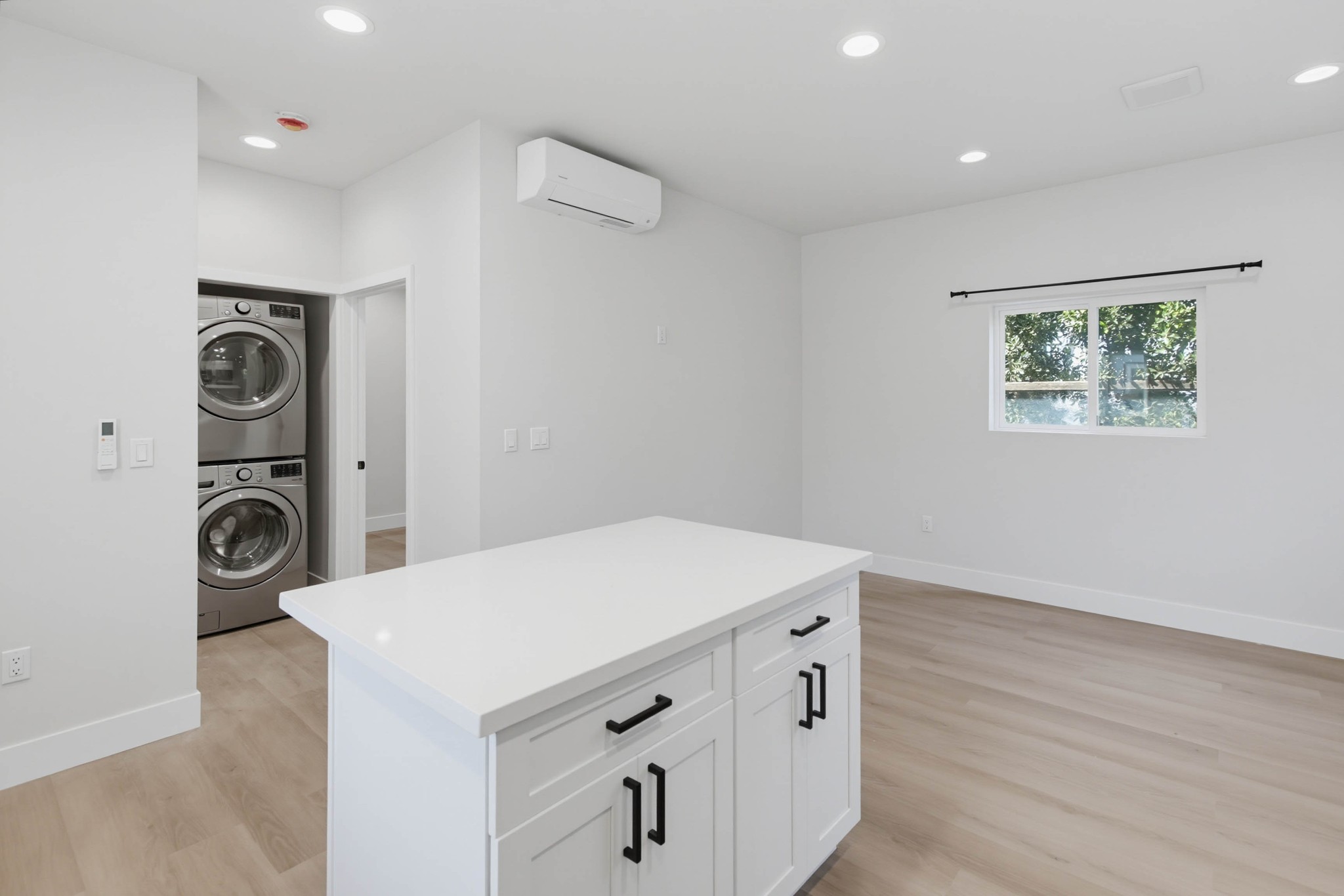 Virtual tour photo 8 of 34 for 2612 Arnott St #2