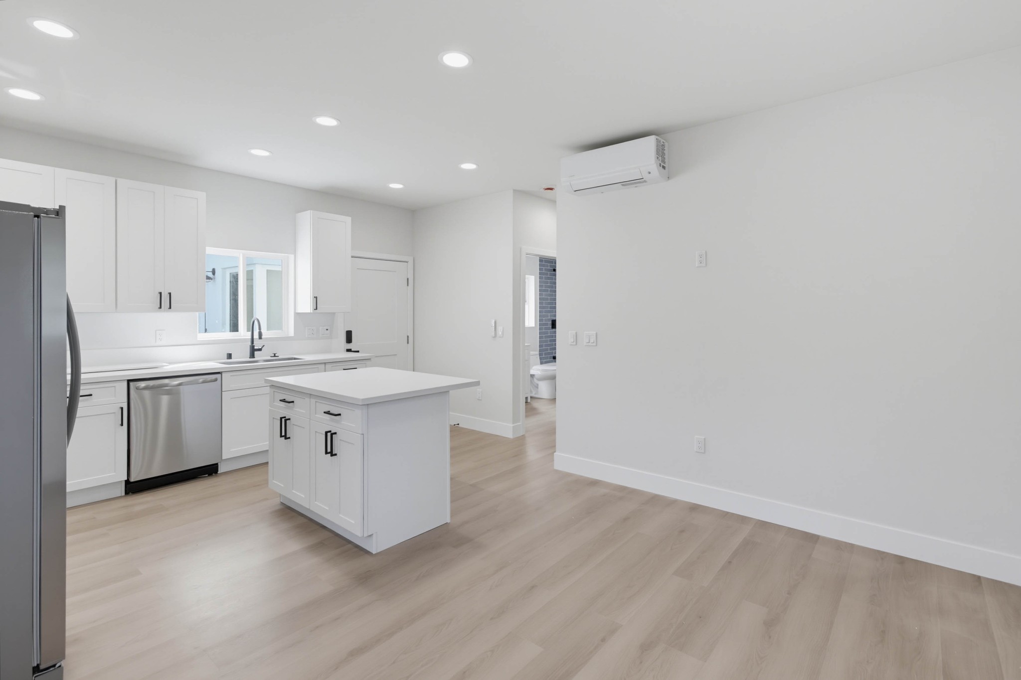 Virtual tour photo 9 of 34 for 2612 Arnott St #2