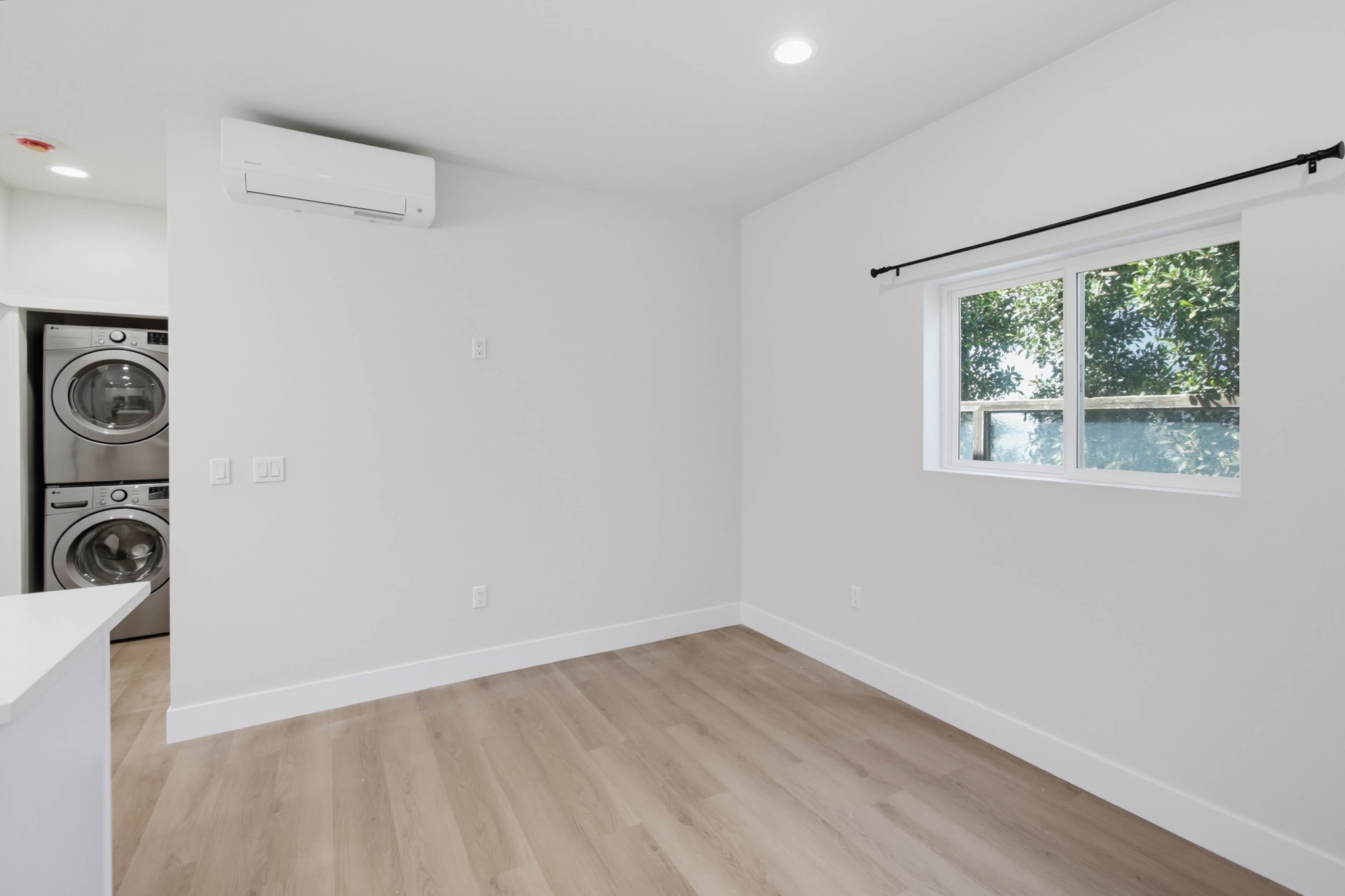 Virtual tour photo 12 of 34 for 2612 Arnott St #2