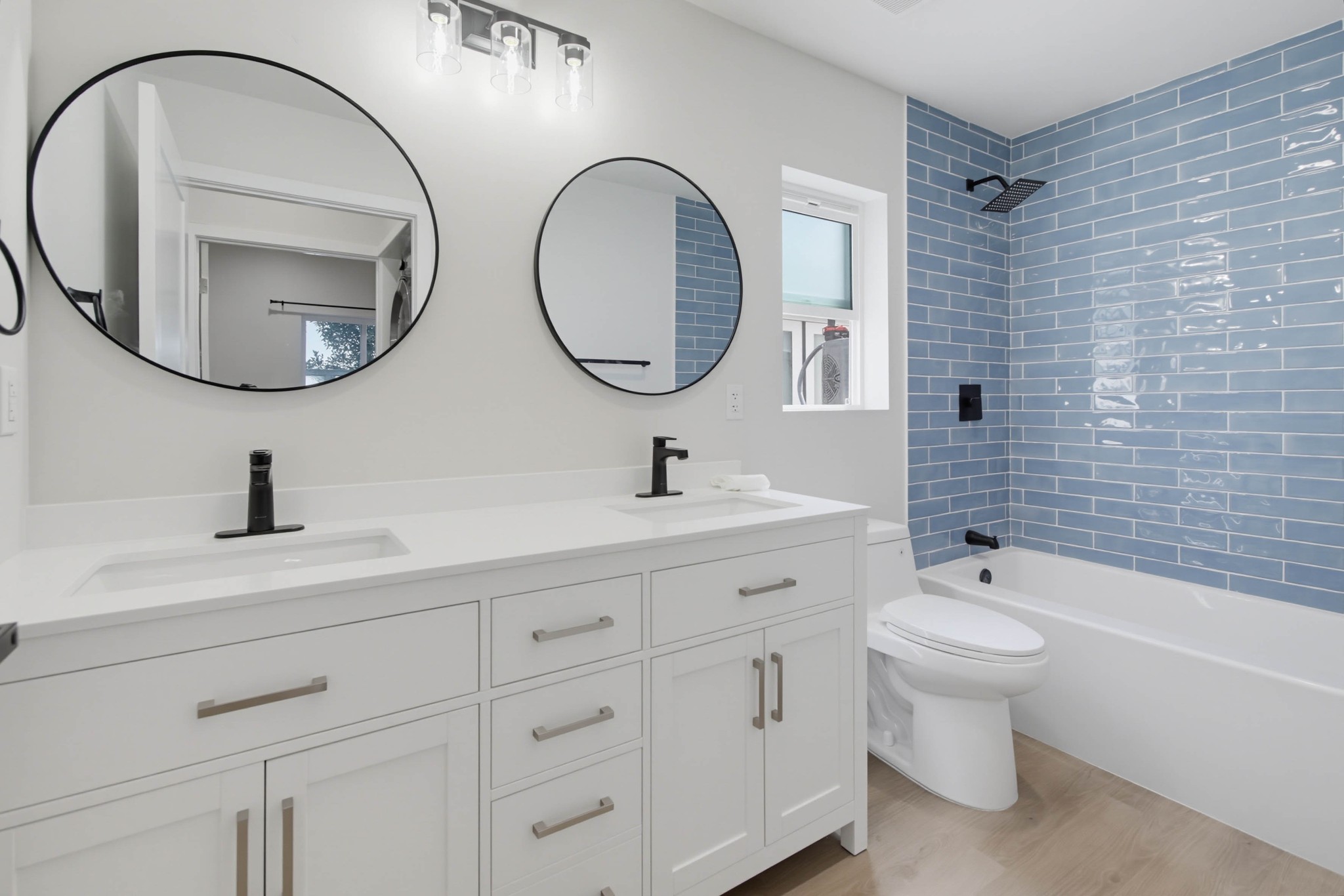 Virtual tour photo 16 of 34 for 2612 Arnott St #2