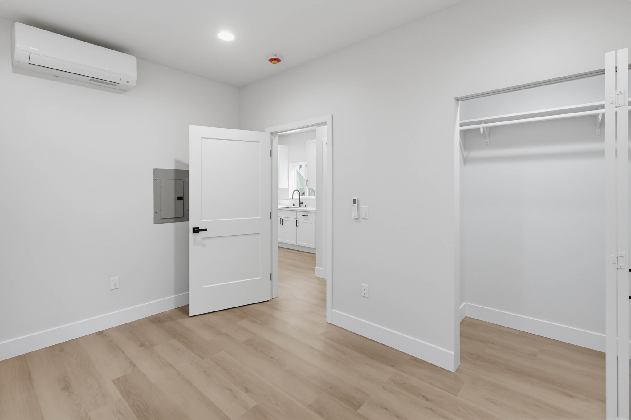 Virtual tour photo 20 of 34 for 2612 Arnott St #2
