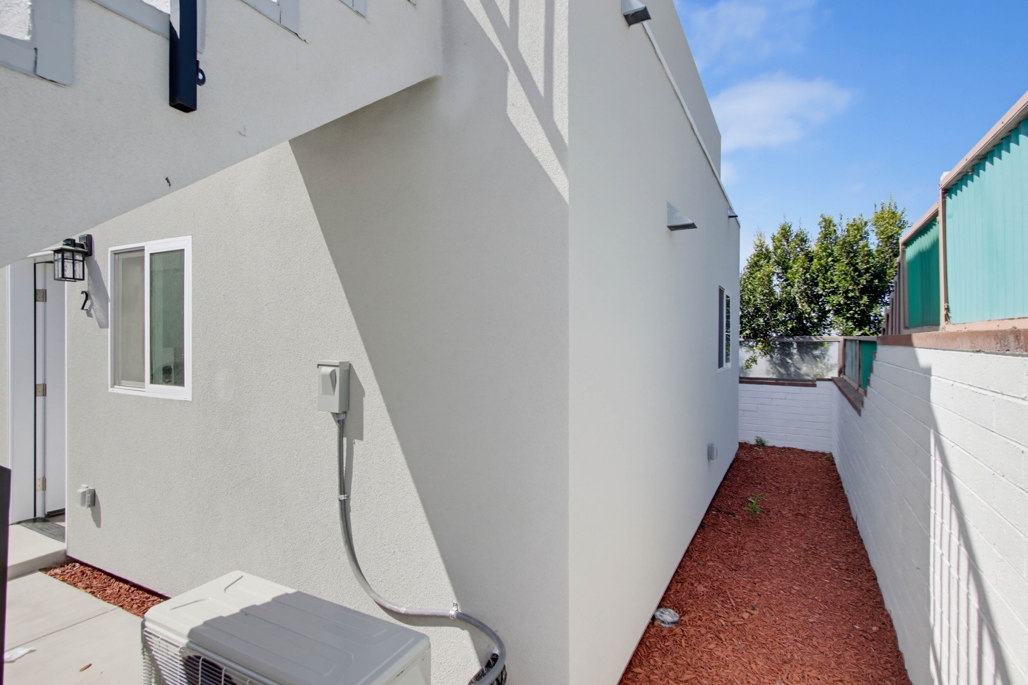 Virtual tour photo 29 of 34 for 2612 Arnott St #2