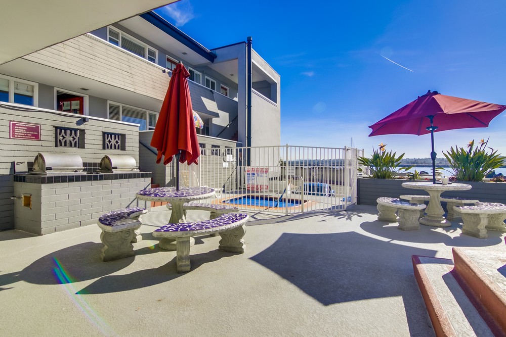 Virtual tour photo 4 of 30 for 2613 Mission Blvd #3